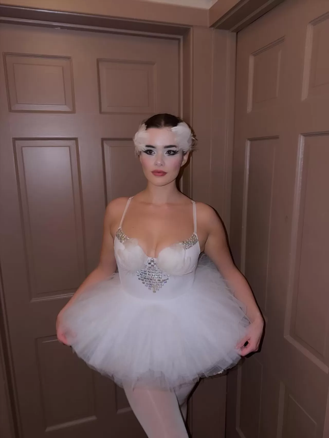 Barbie, Cadılar Bayramı'nda Kuğularla Özel Bir Kutlama Yaptı