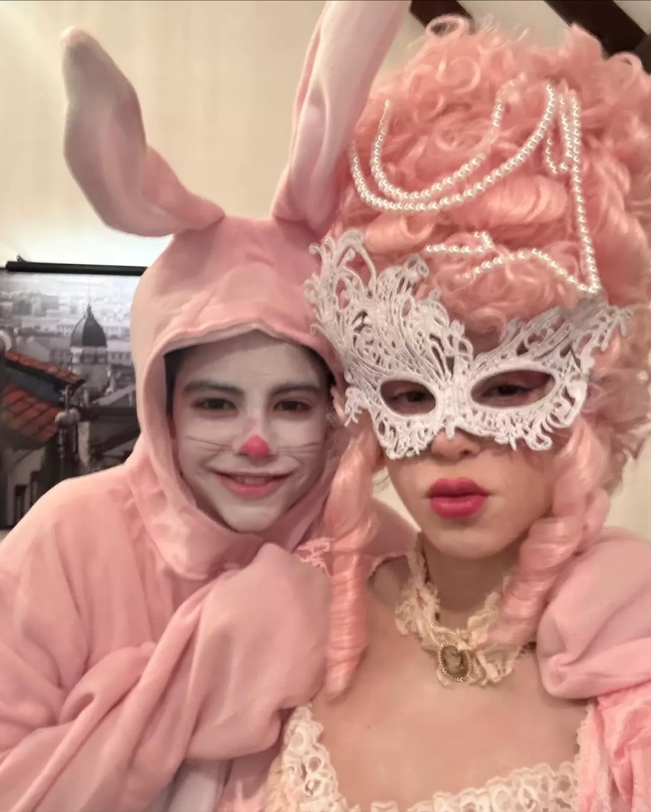 Shakira, Bogota'da "Tricky Tricky" Performansıyla Halloween'ı Renklendirdi