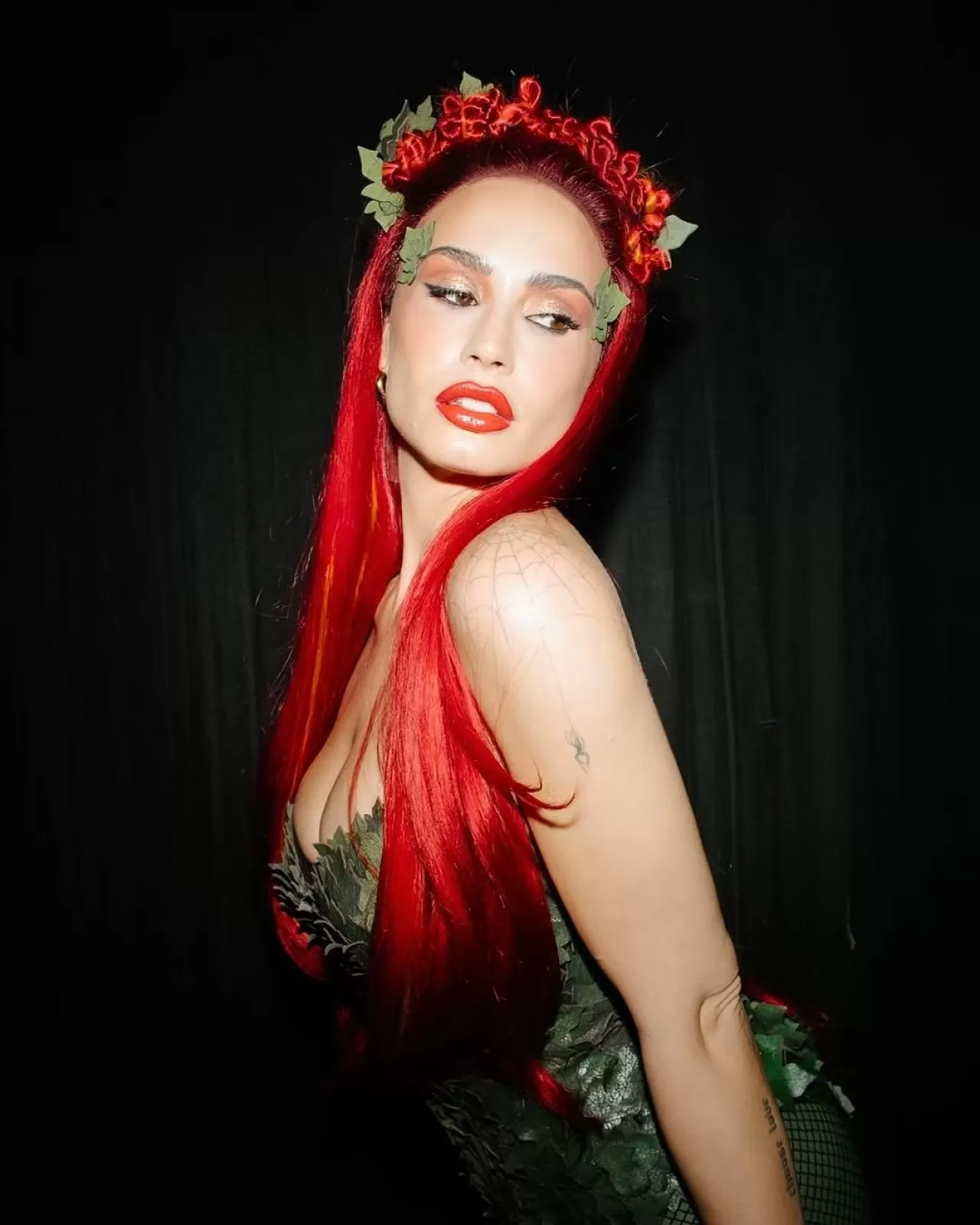 Demi Lovato'dan Yeni Şarkı İpucu: "Poison Ivy"