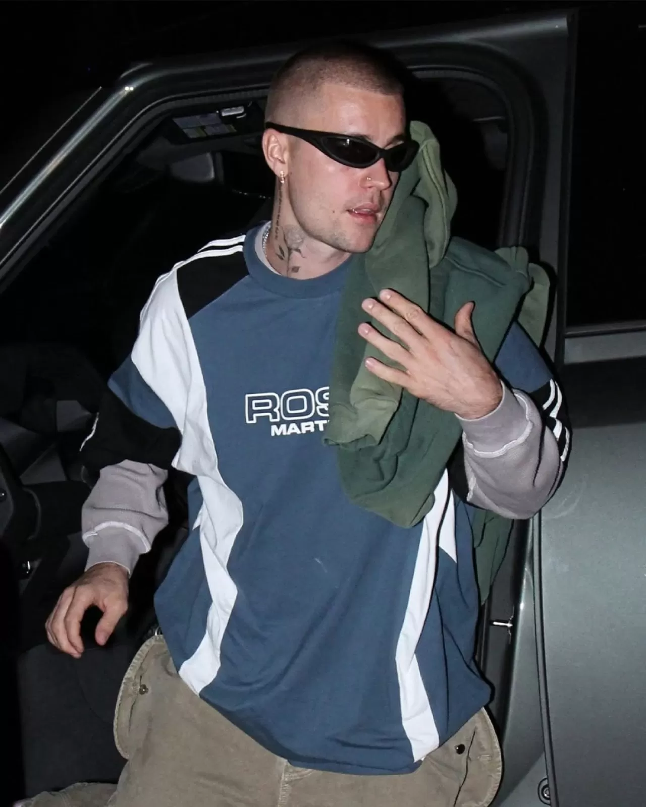 Justin Bieber, İngiliz Moda Markasına Olan Desteğini Sürdürüyor