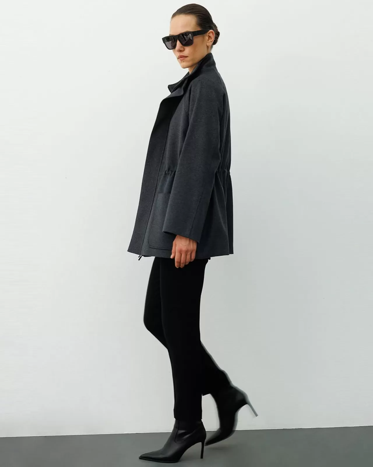 Tüzün Giyim, Modern Detaylarla Donatılmış Klasik Kaban Modelini Piyasaya Sürecek