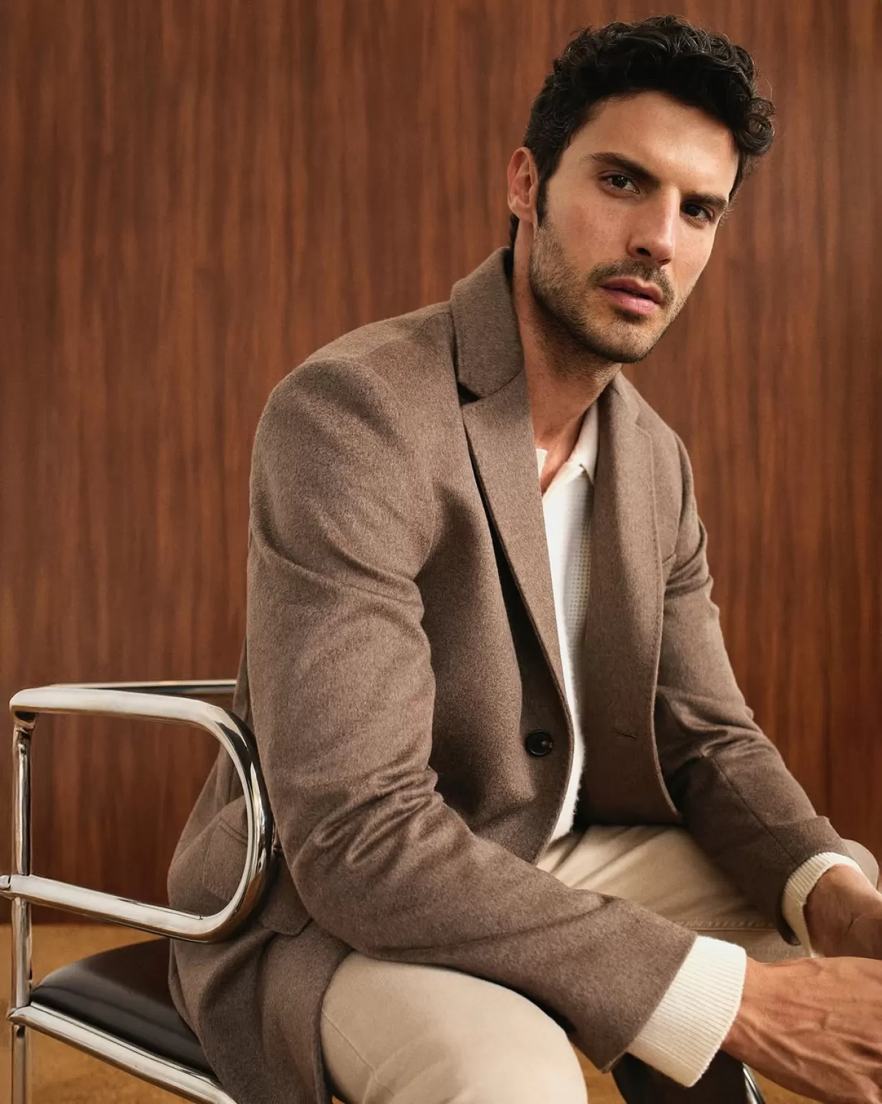 NetWork, Yeni Sezon Kaşmir Paltosu ile Minimalist Tarzı Öne Çıkarıyor