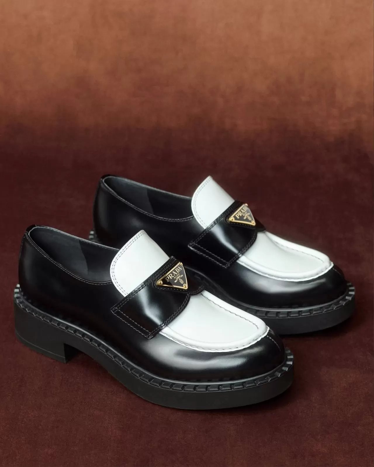 Prada Chocolate Koleksiyonu Yeni Malzemeler ve Renk Varyasyonlarıyla Genişliyor