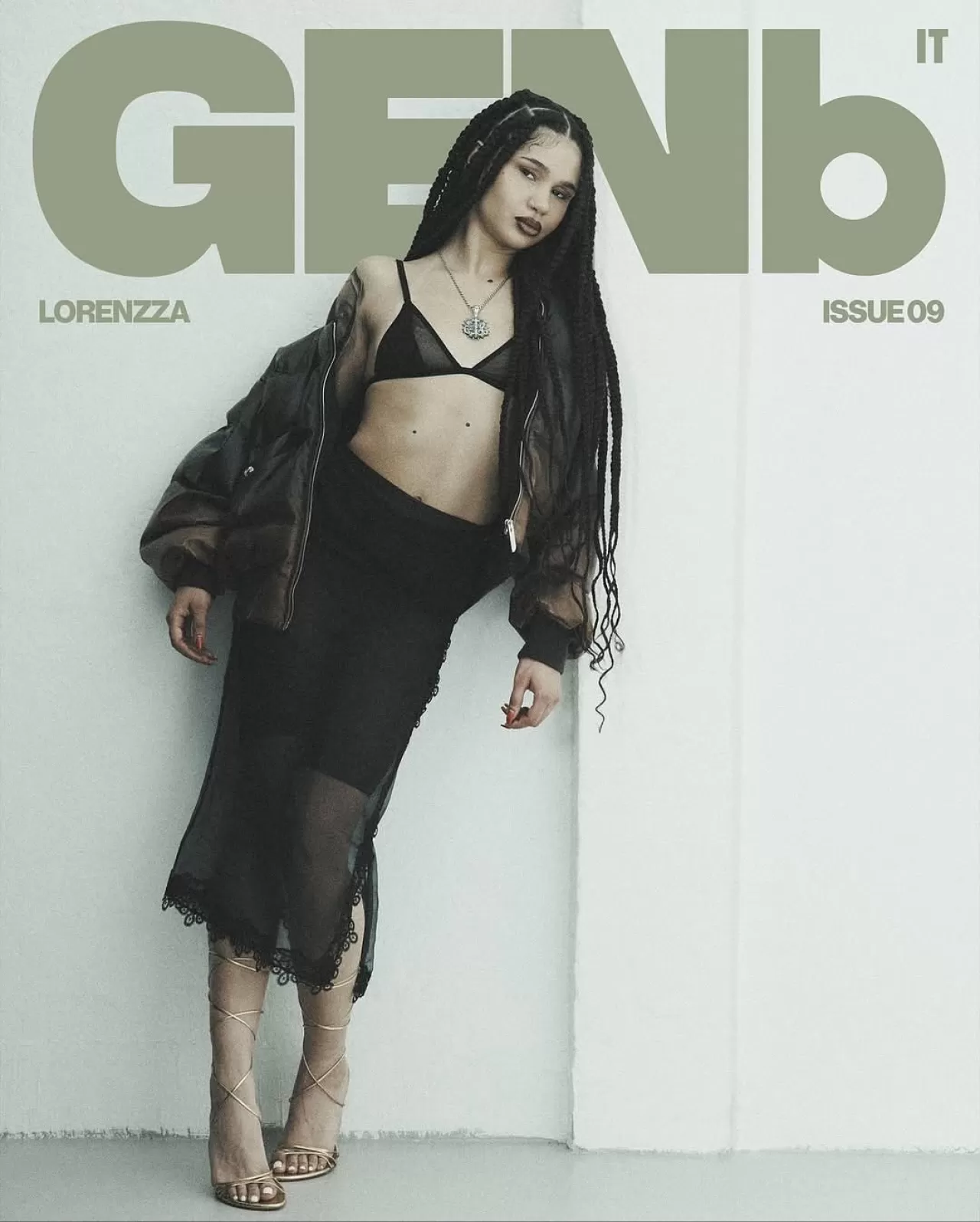 GCDS FW25 Koleksiyonu'ndan Lace Bralet ve Mesh Etek Billboard Italia İçin Sergilendi