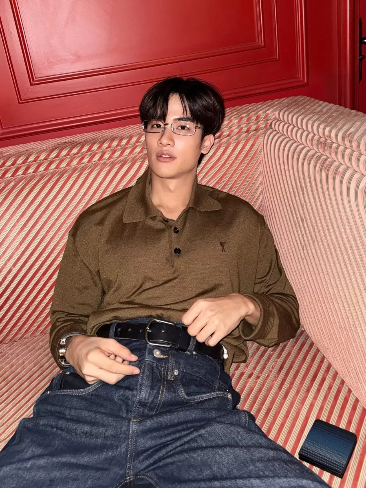 Taylandlı Oyuncu Tawan Vihokratana, GENTLE MONSTER'ın 2025 Sonbahar Koleksiyonunda Yer Aldı