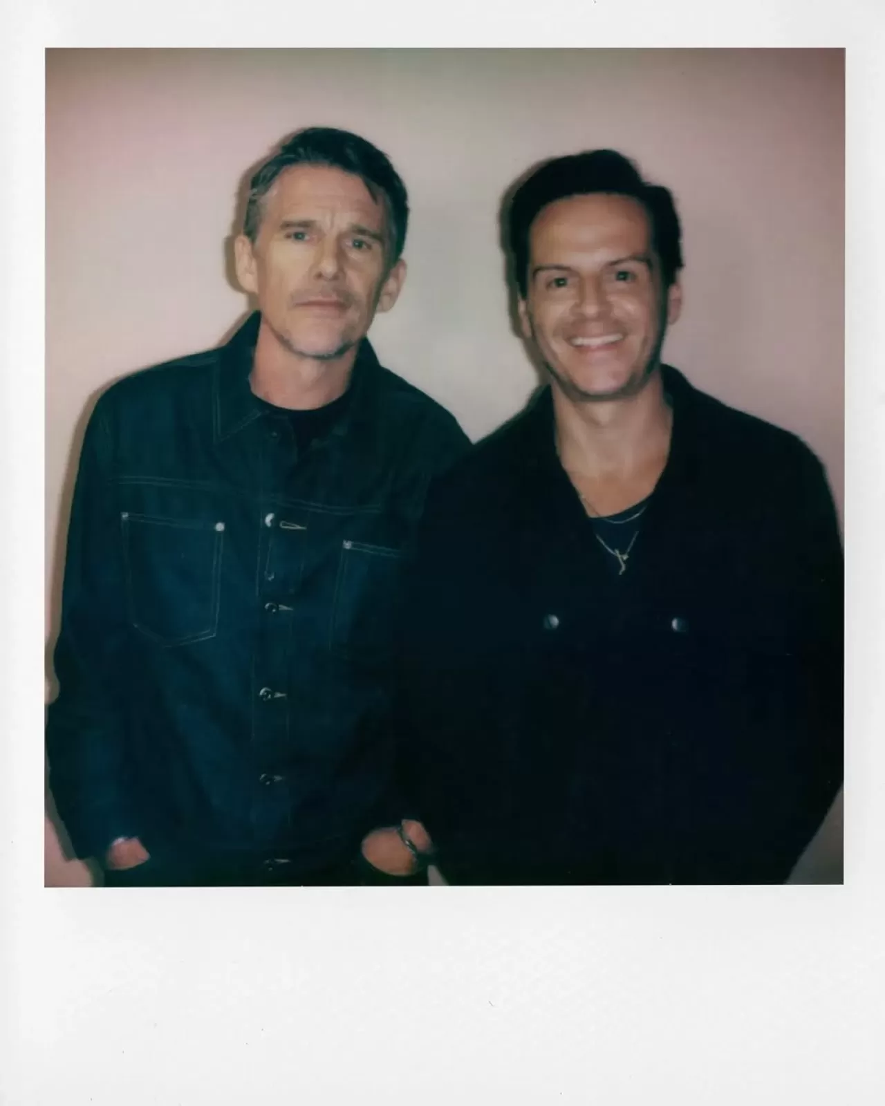 Ethan Hawke ve Andrew Scott, "Mavi Ay" ile Sinema Salonlarında
