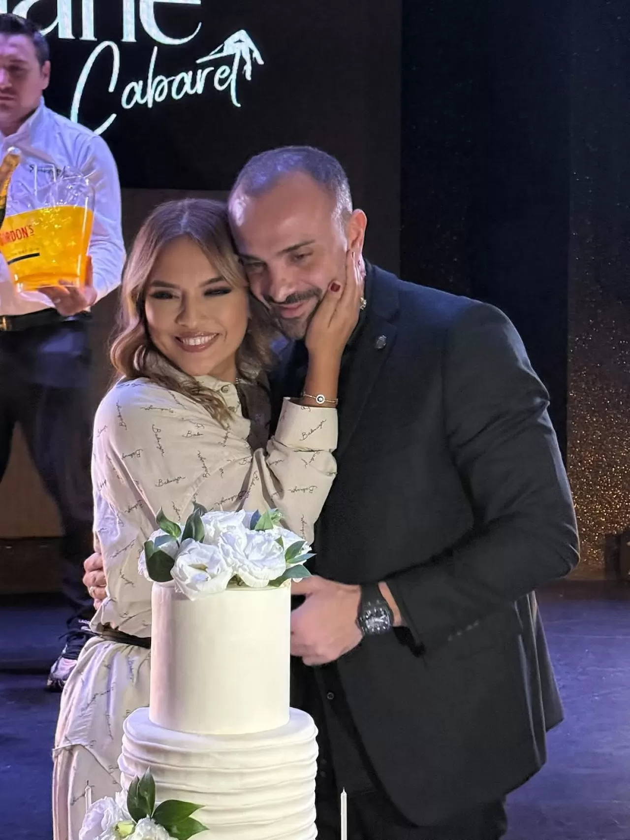 Demet Akalın ve Okan Kurt 14 Yıllık Evliliğini Sona Erdirdi