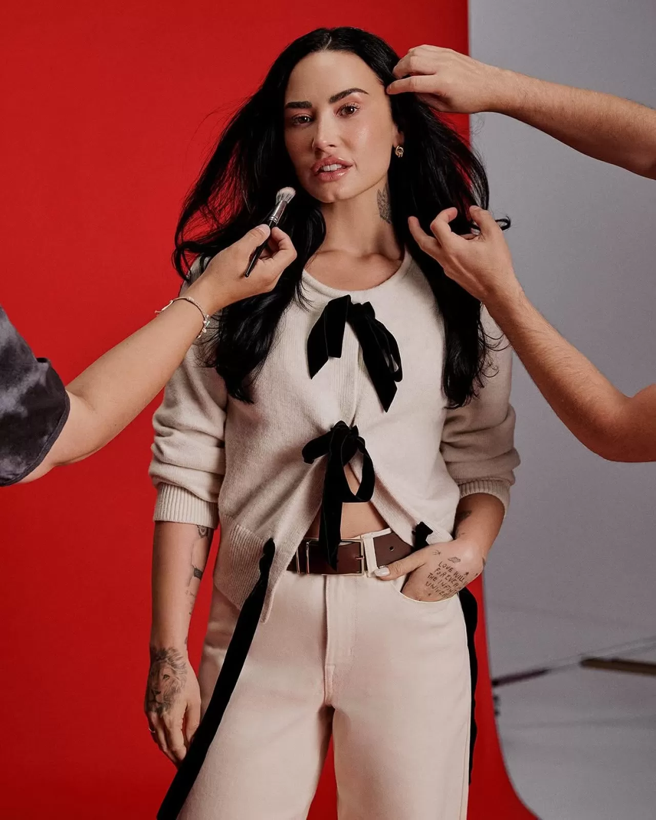 Amazon Essentials, Demi Lovato İş Birliği ile Günlük Stili Yükseltiyor