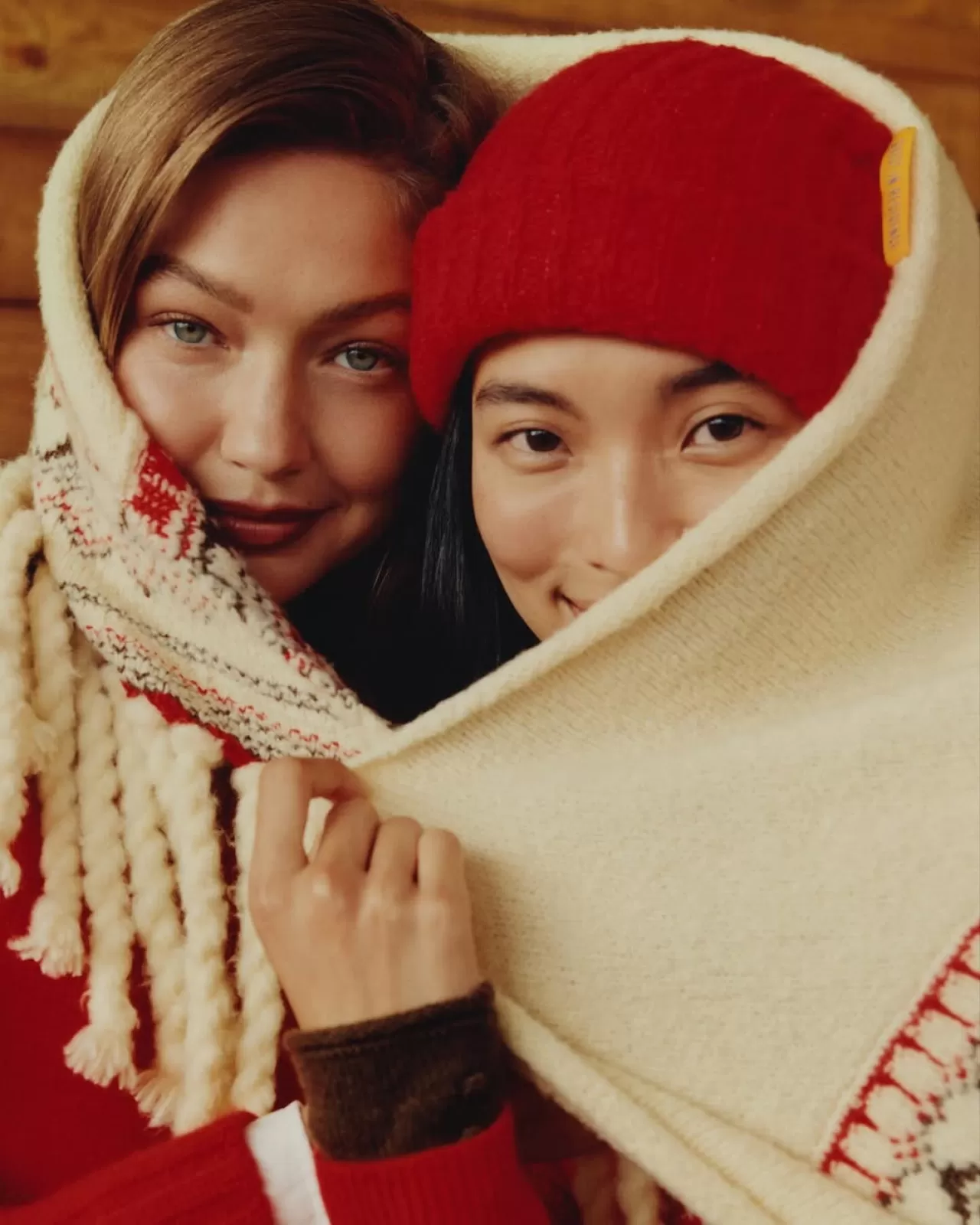 Gigi Hadid'den Yeni Kış Koleksiyonu: Wild Rag'ler Geri Döndü