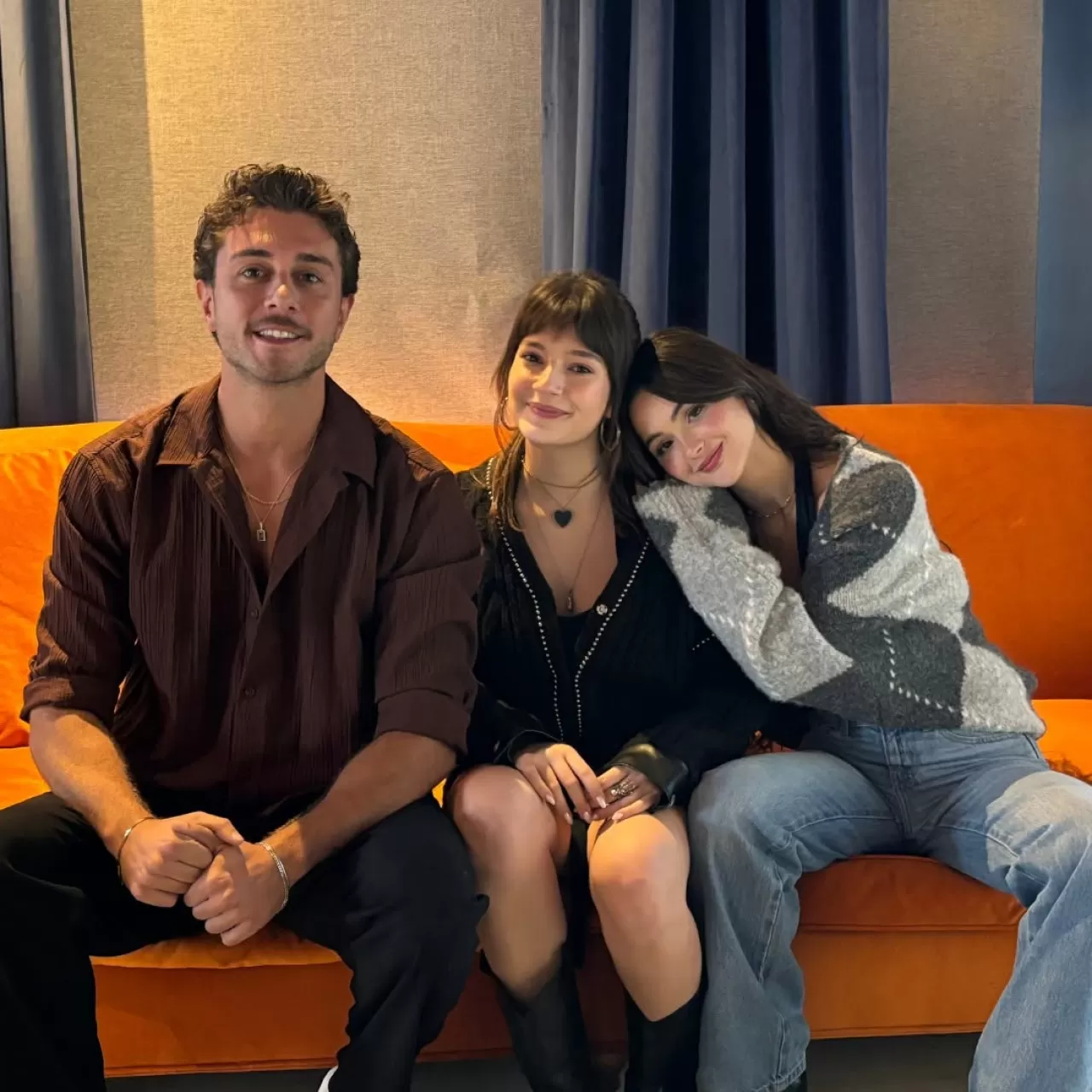 Mina Demirtaş, Derya Pınar Ak ve Onur Seyit Yaran'lı "Yaz Evi" Dizisi Gelecek Yıl Prime Video'da Yayınlanacak