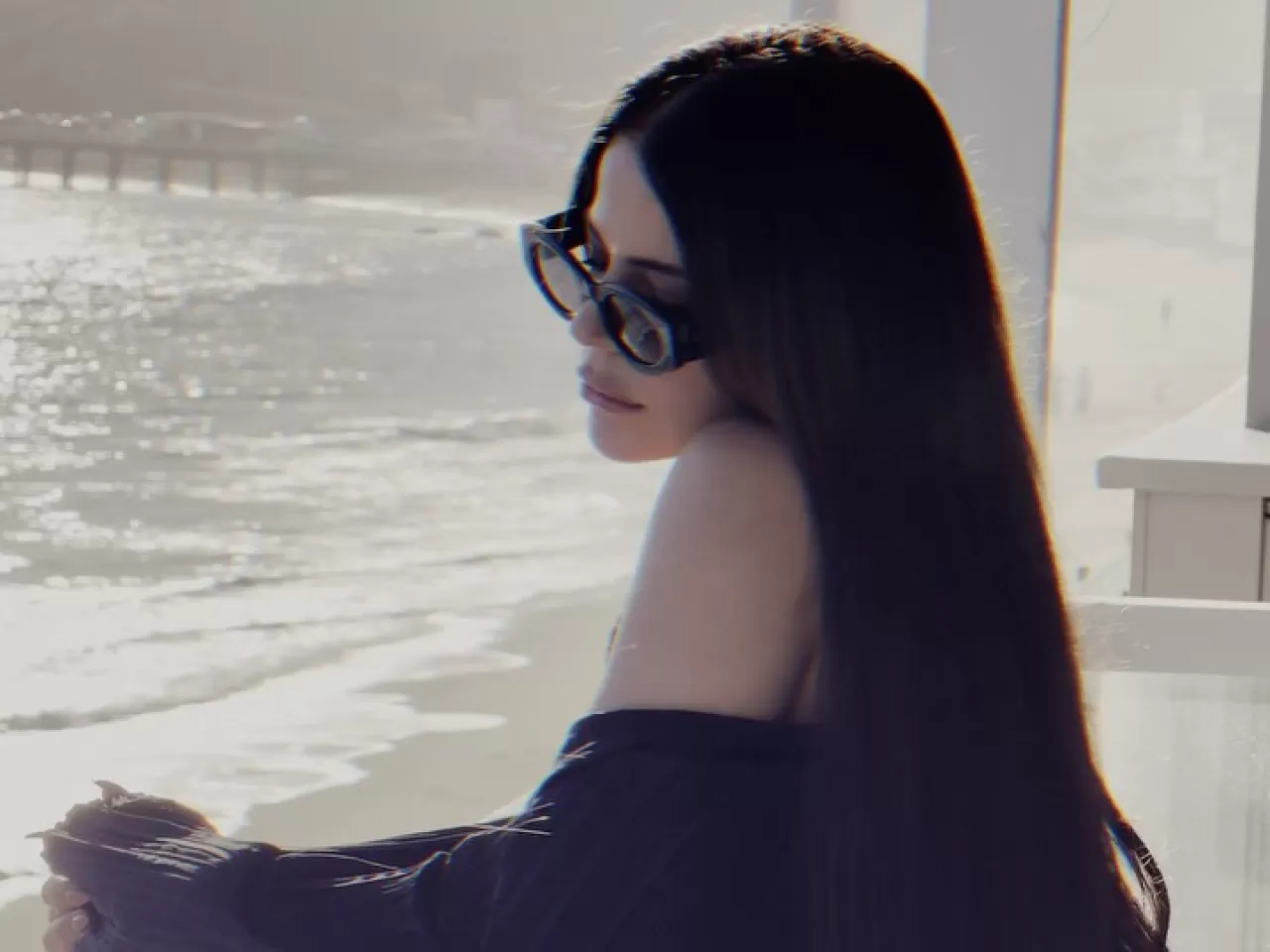 Simge Sağın, Yeni Albümü "Anlatasım Var" ile Dinleyici Karşısında