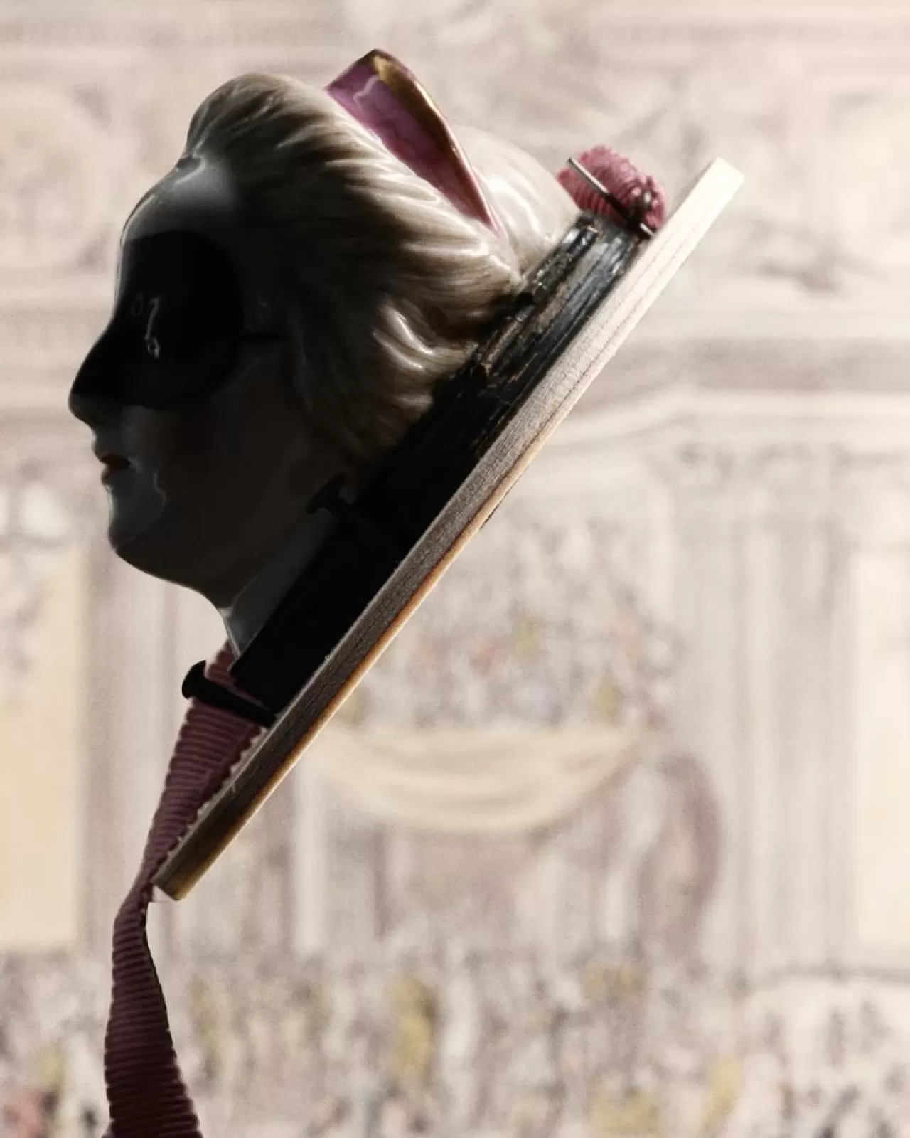 JW Anderson'ın Yeni Koleksiyonu, Antik Takılardan İlham Alıyor