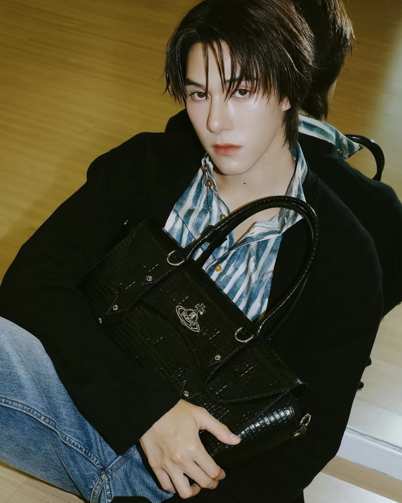 Taylandlı Oyuncu Chang Hirunkit, VWAW2526 Koleksiyonu İçin Vivienne Westwood'un Moda Evinde