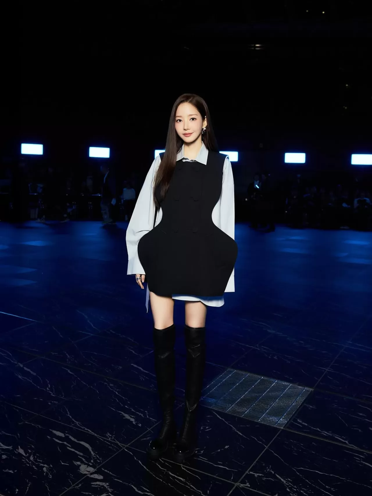 Park Min Young, ENFÖLD Markasının 2026 İlkbahar-Yaz Koleksiyon Defilesinde Sahne Aldı