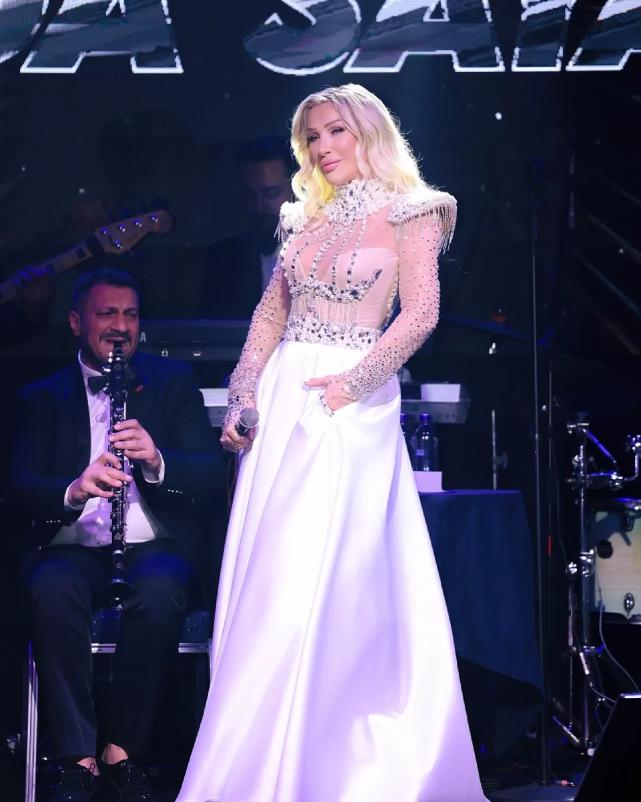 Seda Sayan, Atasehir'deki Yeni Masal Restoran'ın Açılışına Katıldı