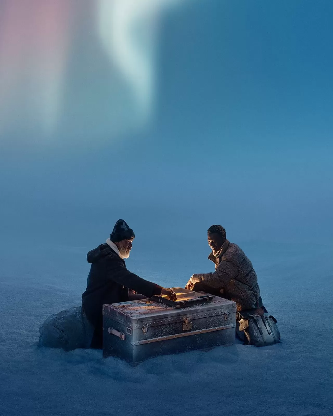 Louis Vuitton, Erkek Çanta Koleksiyonunu Kutup Işıklarının Etkisiyle Yeniden Sunuyor