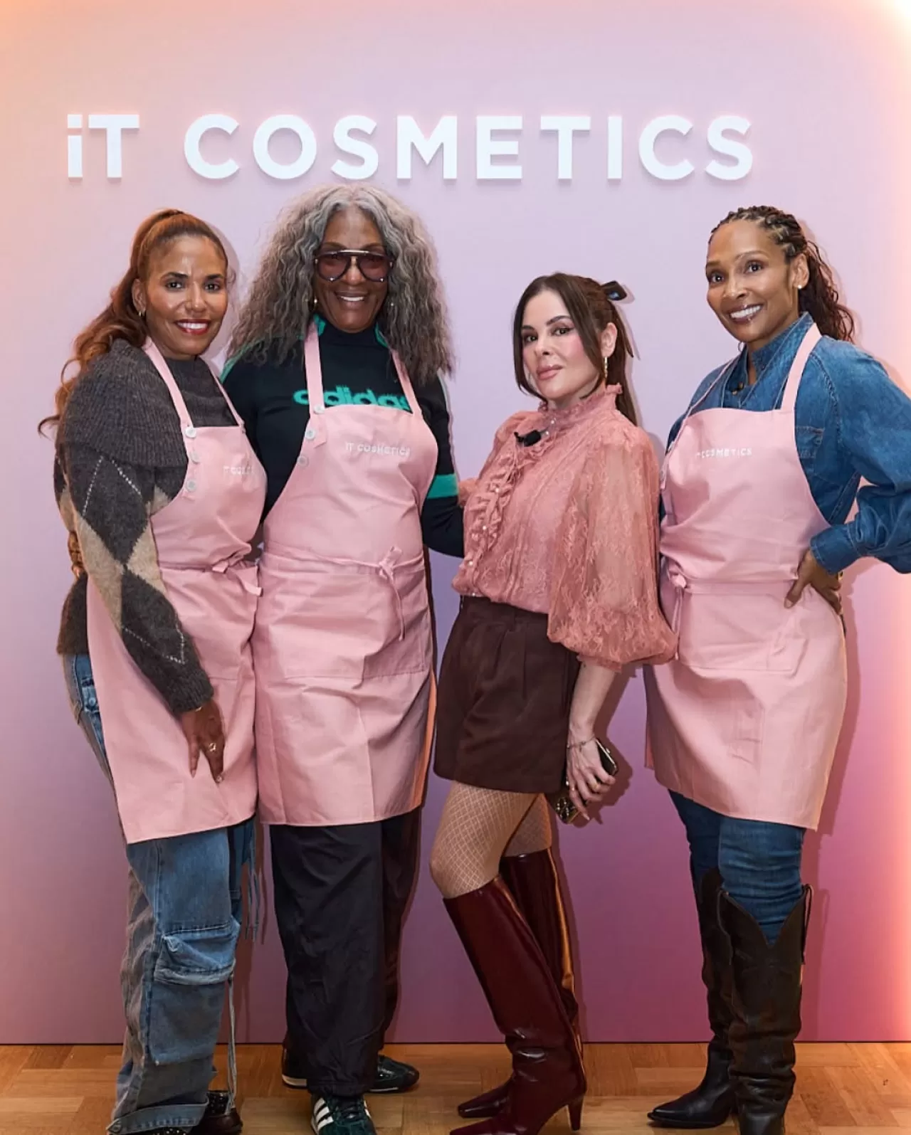 IT Cosmetics, Yeni CC Nude Glow Ürününü Tanıttı