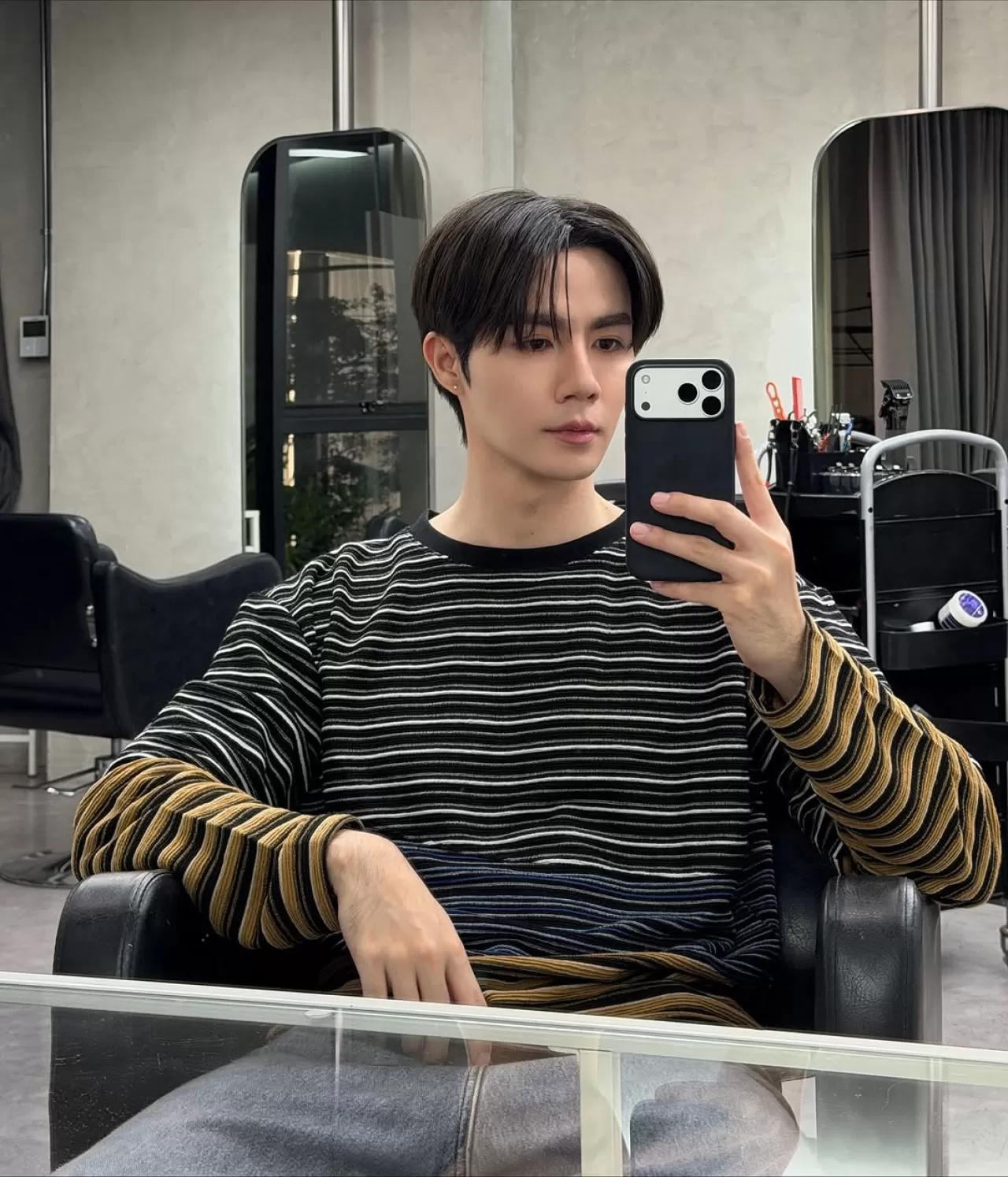 Taylandlı Oyuncu Zee Pruk Saçını İkinci Kez Boyattı