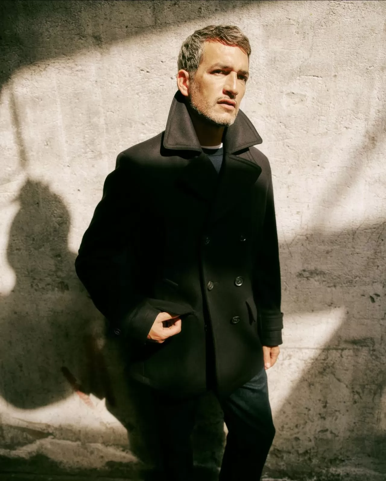 Belstaff Milford Paltosu: Ağır Yün ve Askeri Detaylarla Zamansız Bir Klasik