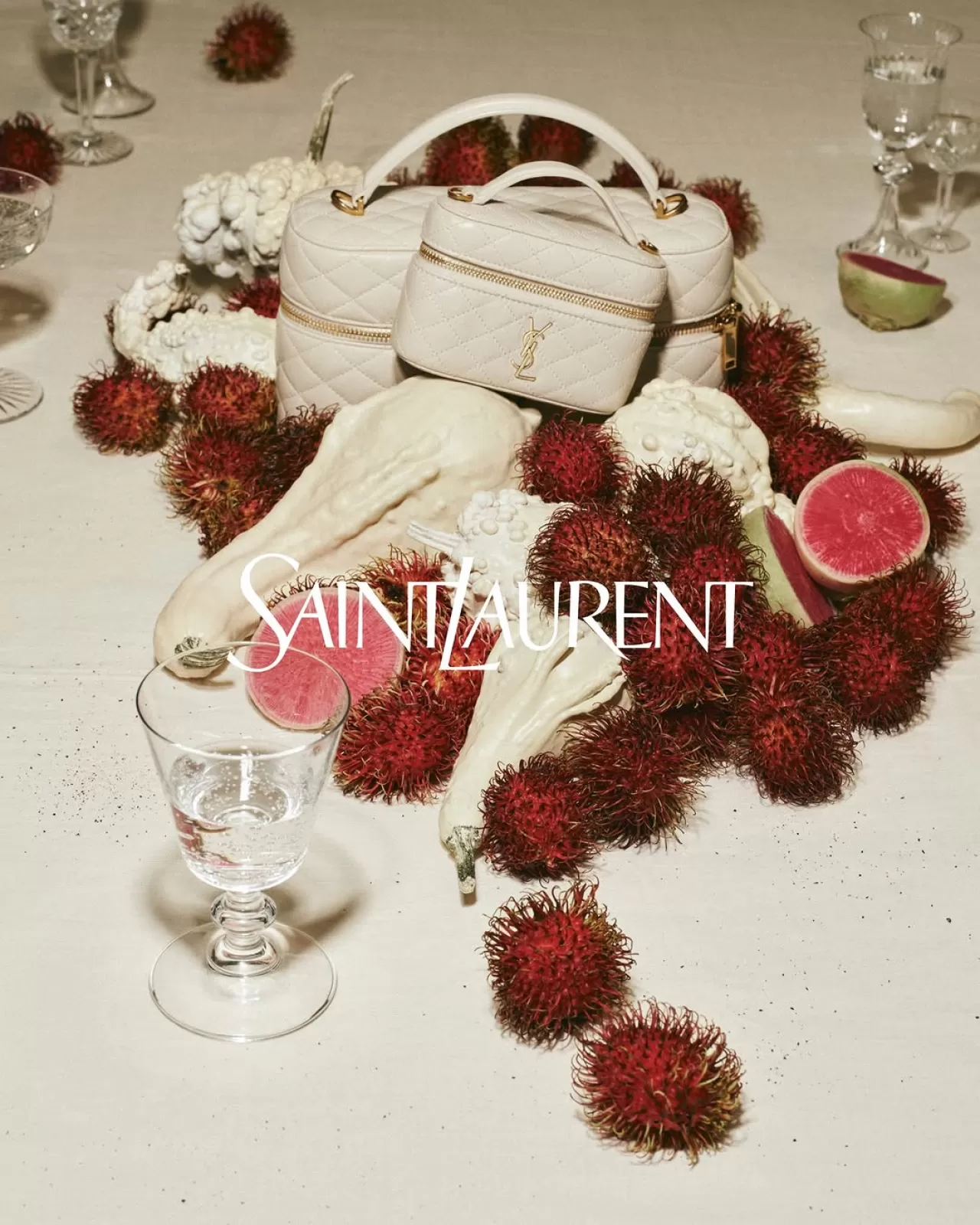 Saint Laurent'ın 'After Dark' Koleksiyonu ile Gaby ve Amalia Çantaları Tanıtıldı