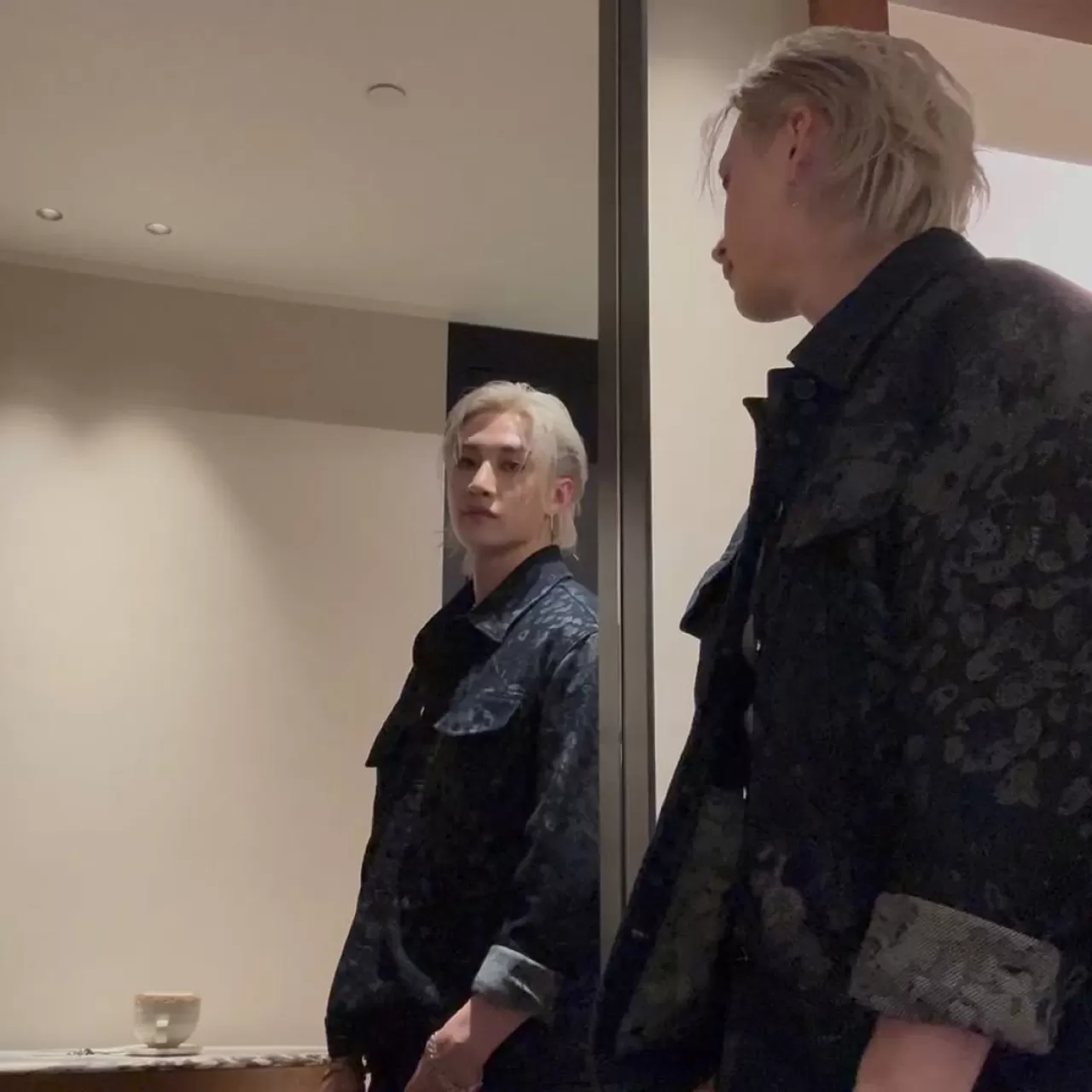 Bang Chan Yeni Profil Fotoğrafı ve Durum Mesajıyla Hayranlarını Sevindirdi