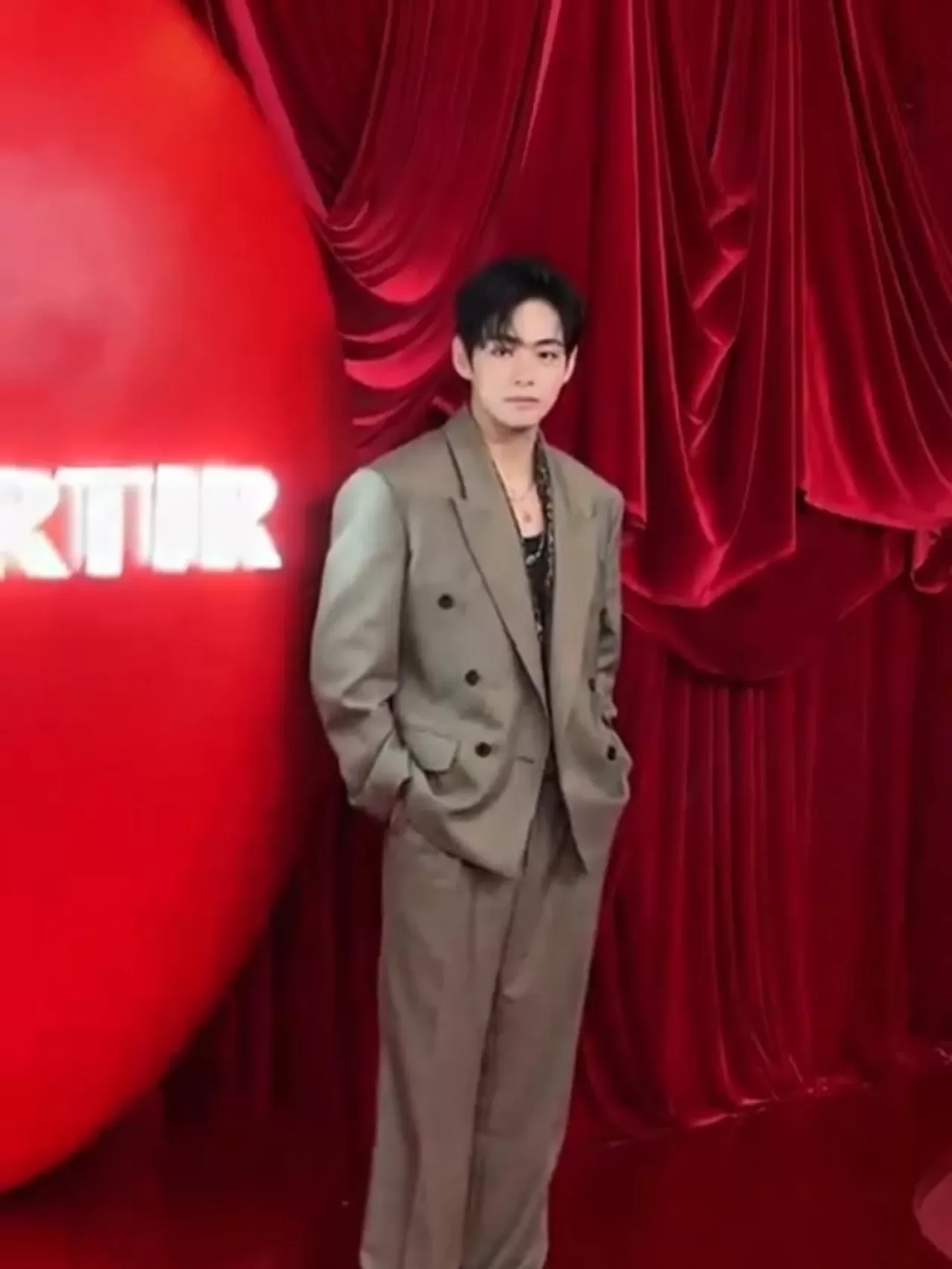 BTS Üyesi Kim Tae-hyung, Los Angeles'taki Popüler Moda Markasının Açılışında