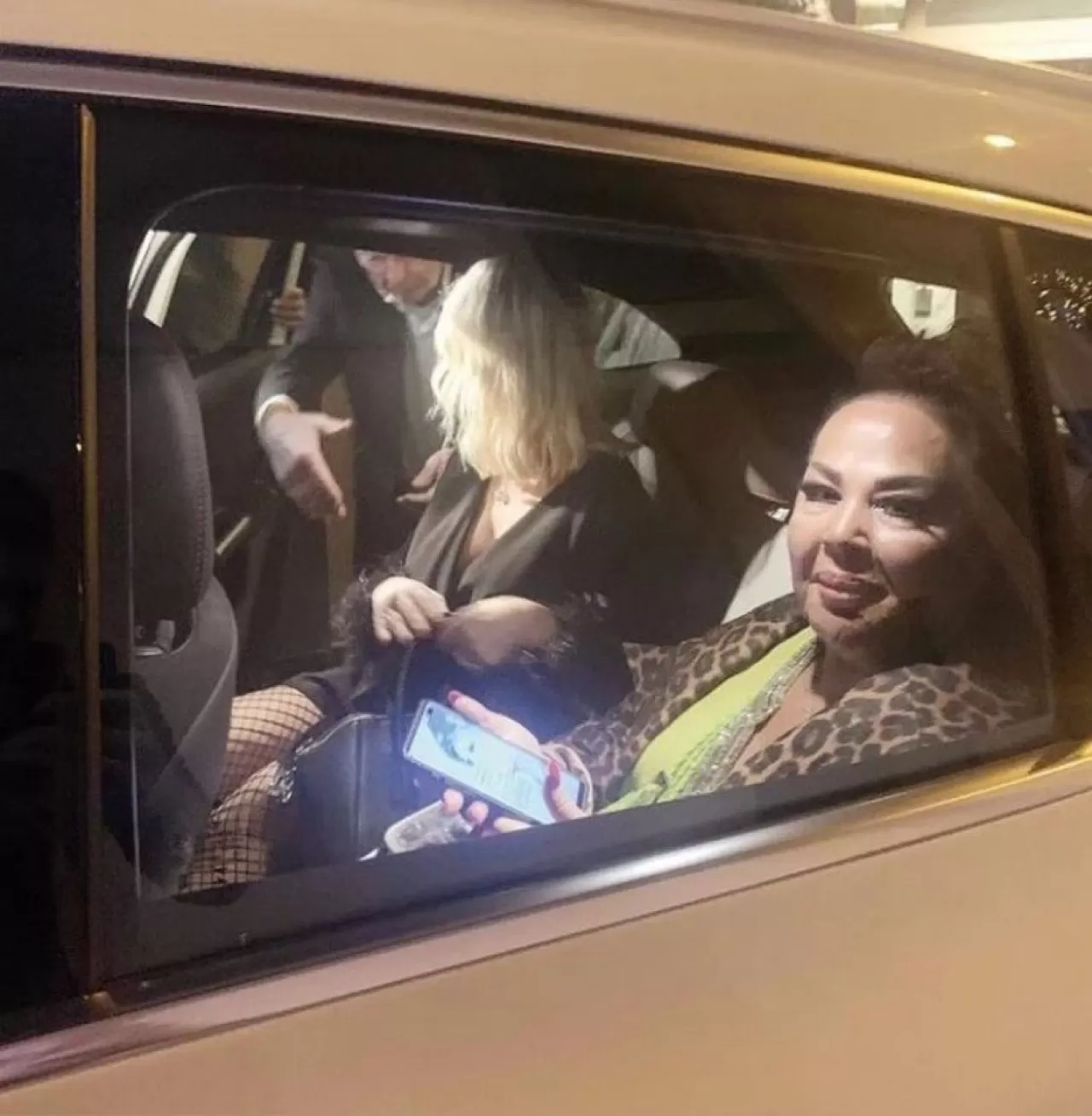 Seda Sayan'dan Davet: Safiye Soyman ile Birlikte Görüntülendiler