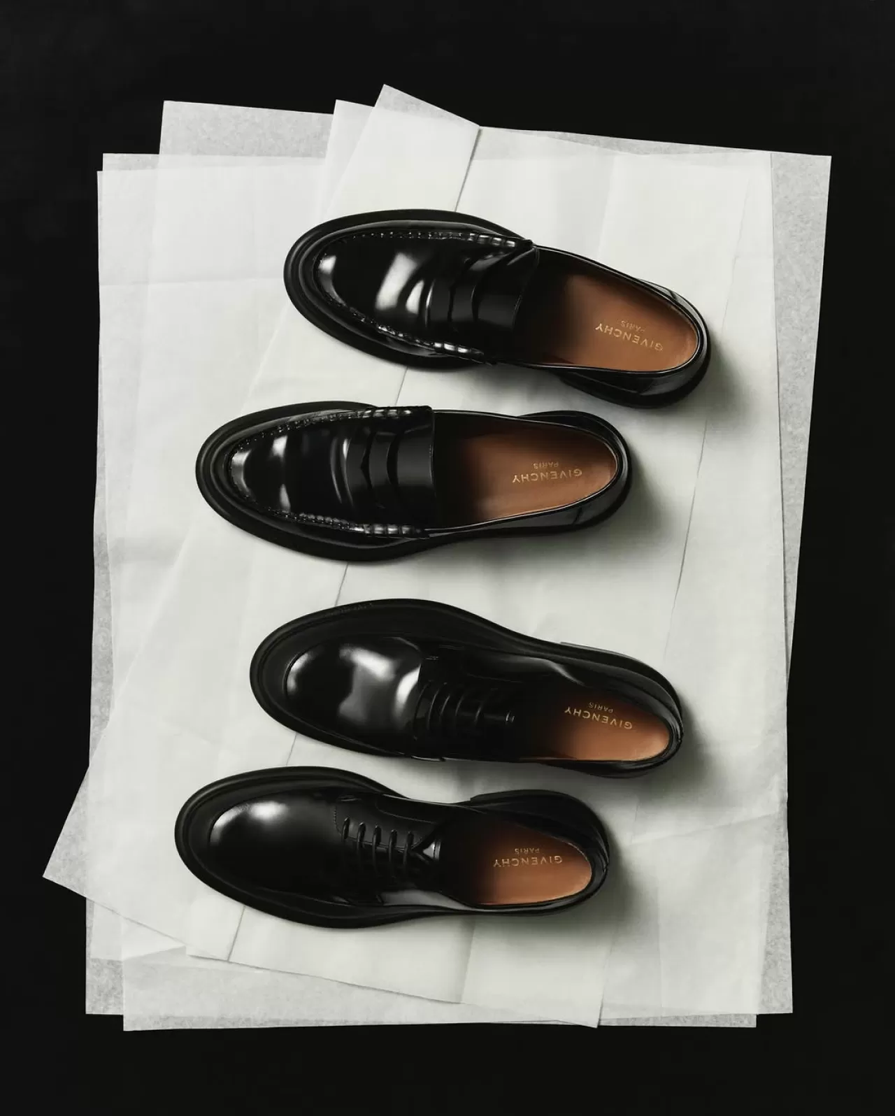 Givenchy, Sarah Burton Yönetiminde Gent Loafer ve Derby Modellerini Tanıttı