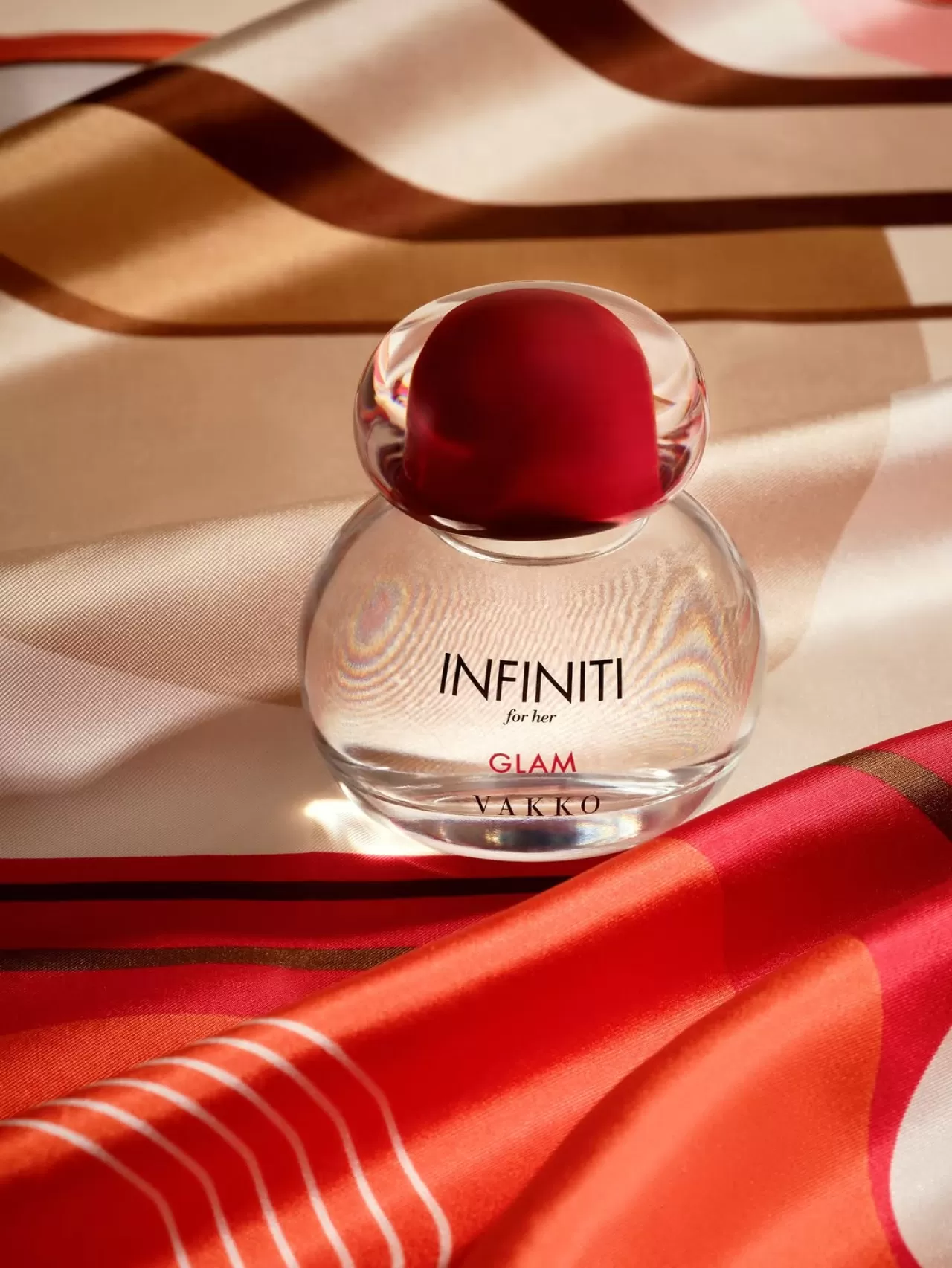 Vakko'dan Yeni Yıla Özel Stil Önerisi: Infinity Glam ve Klasik Eşarplar