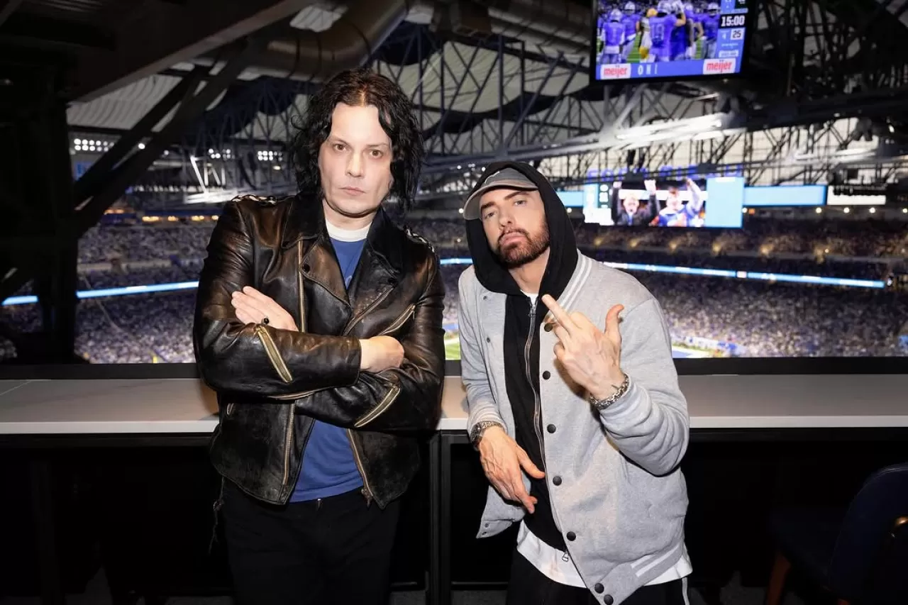 Eminem, Detroit Lions'ın Maçında Jack White ve Denaun ile Sahne Aldı