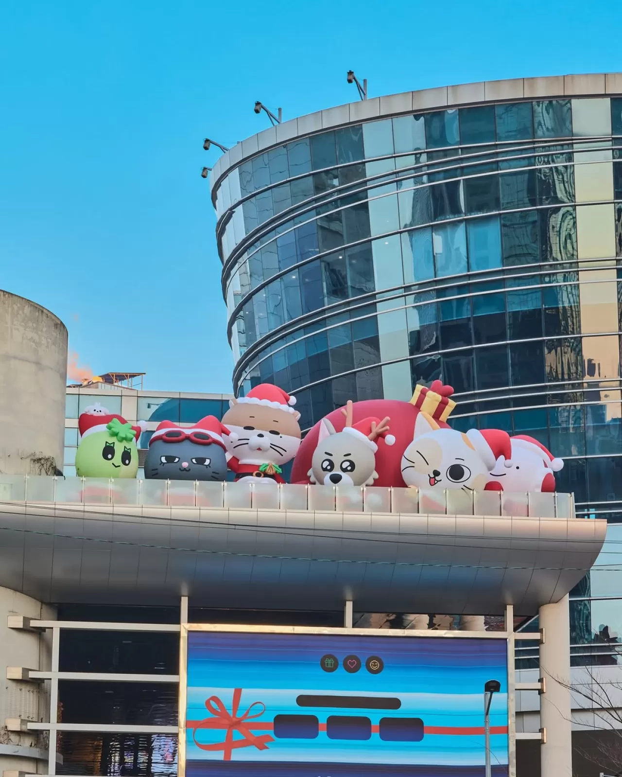 BOYNEXTDOOR, 'BBNEXDO is Coming to Town' Temalı Yeni Pop-Up Mağazasını Açıyor