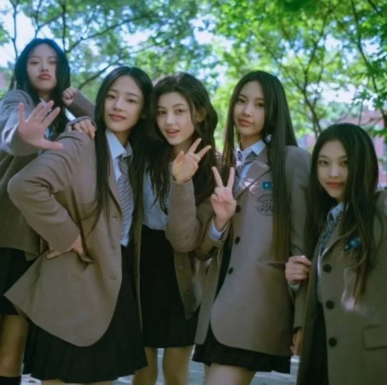 NewJeans, Japonya'da 'Triple Platinum' Sertifikası Alan İlk K-Pop Kız Grubu Oldu