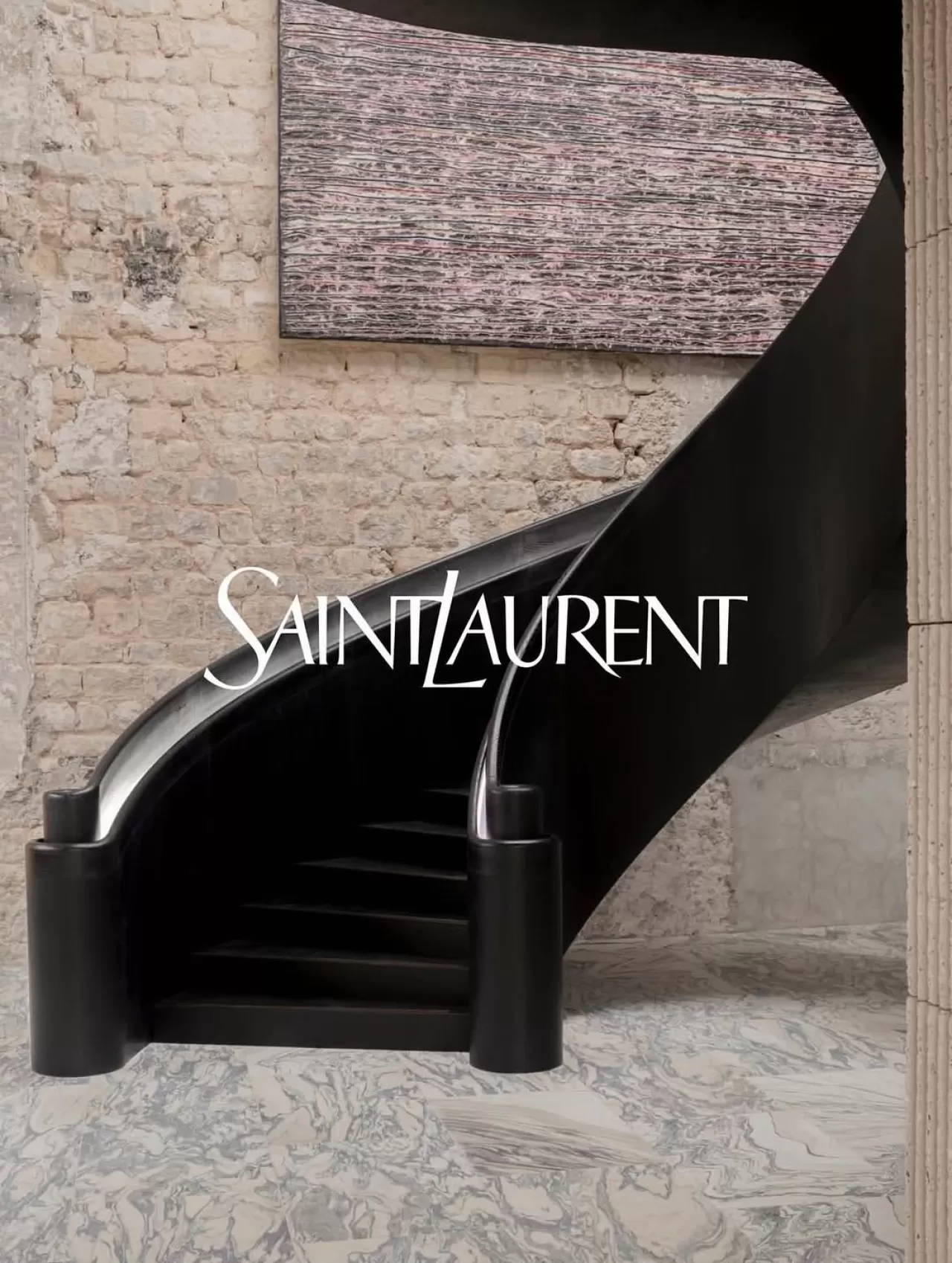 Saint Laurent, Paris'in İkonik Avenue Montaigne'de Yeni Mekanını Açtı