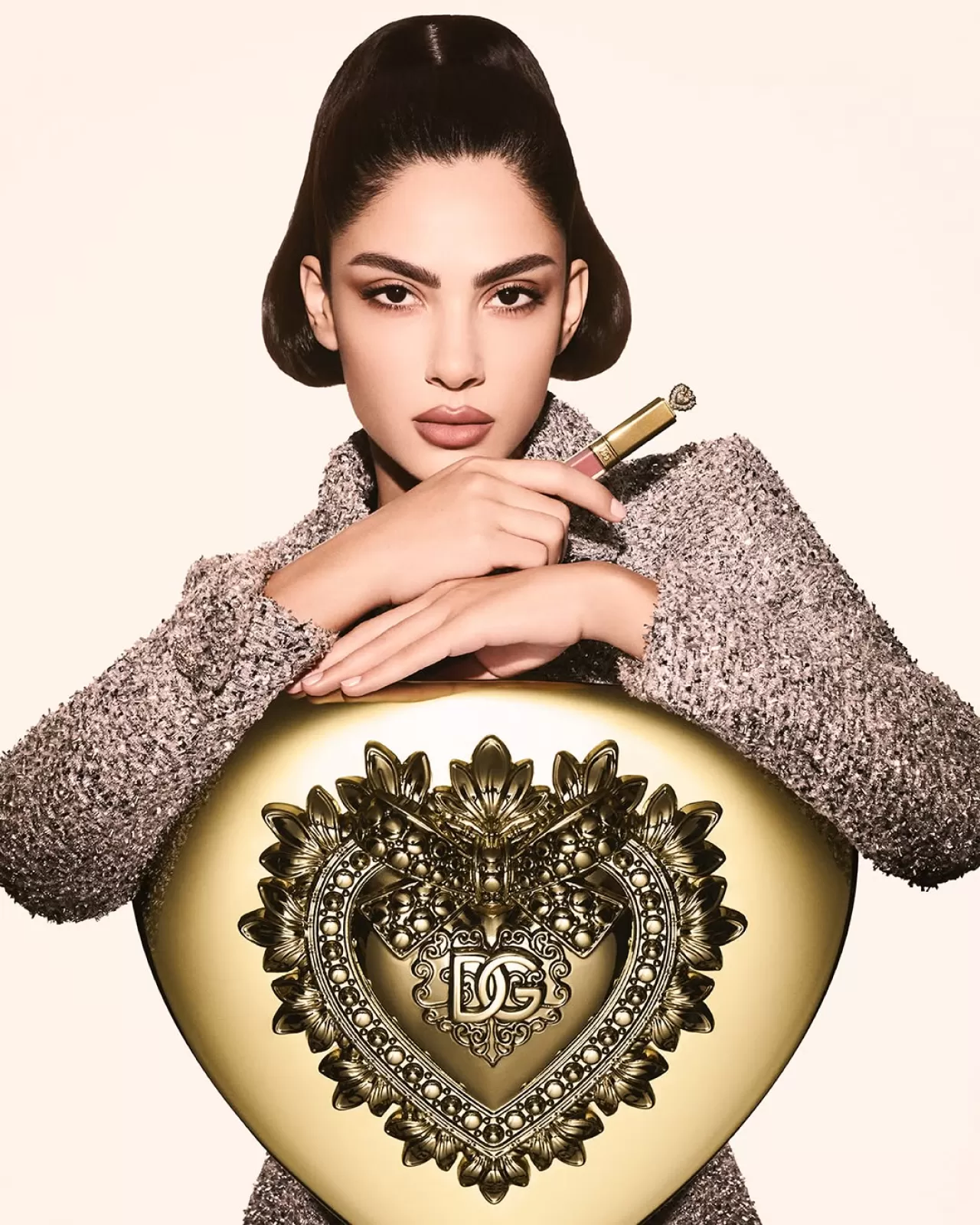 Dolce&Gabbana Beauty, Hudae Al Mufti ile Everkiss Liquid Lip ve Ever Icon Eye Palette'ini Tanıtıyor