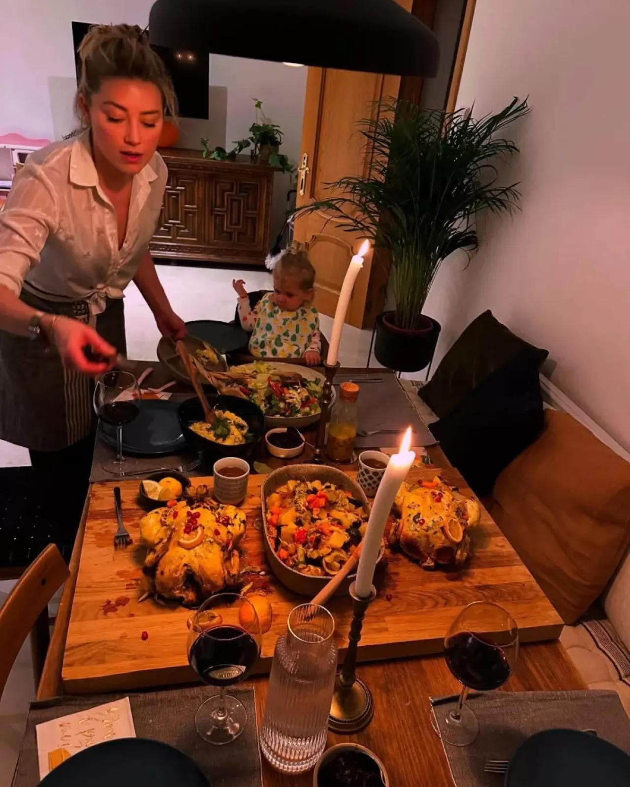 Amber Heard'dan Nadir Paylaşım: Kızı Oonagh'ın Geçmiş Thanksgiving Fotoğrafları Görüntülendi