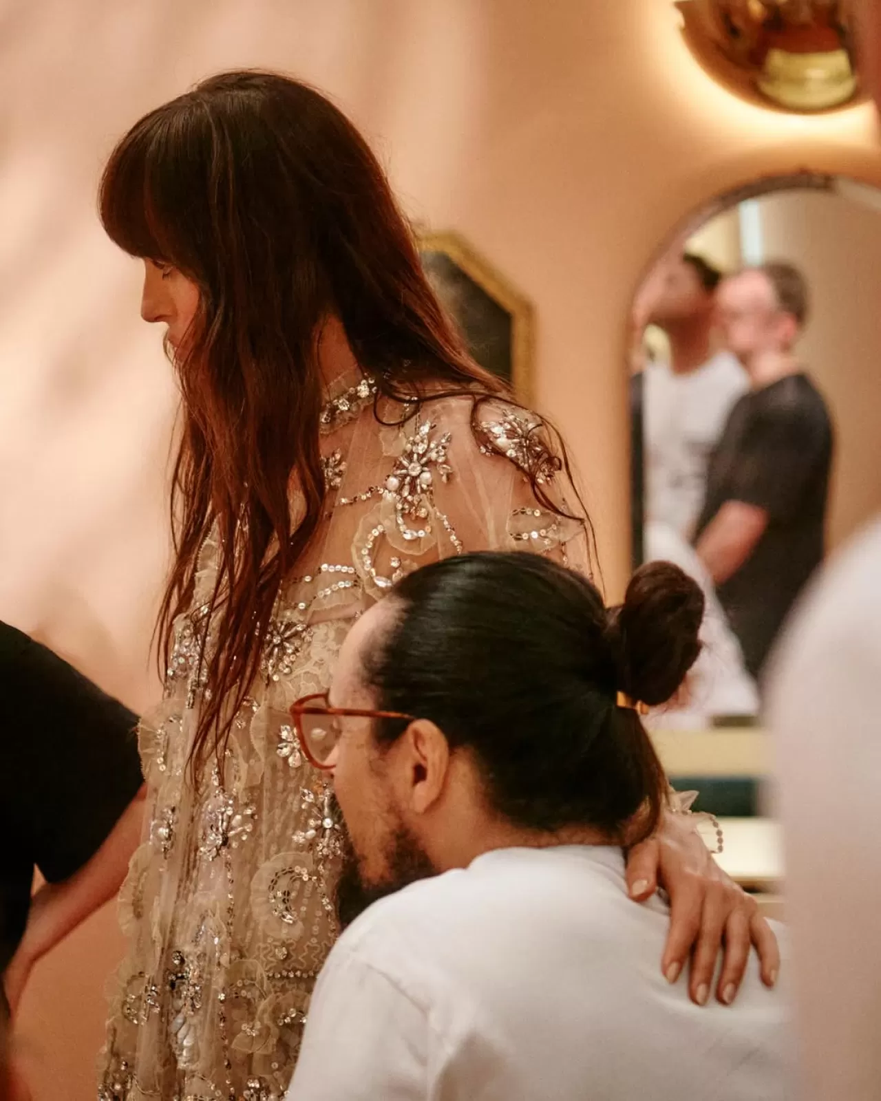 Alessandro Michele'in Valentino Cruise 2026 Koleksiyonu İçin Dakota Johnson'ı Liderliğinde Yeni Kampanya
