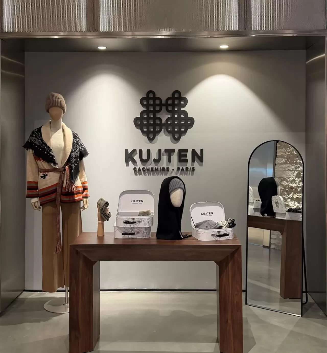 KUJTEN, Beymen Tersane'de Açılan Pop-Up Mağaza ile Lüks Modaseverlerle Buluşuyor