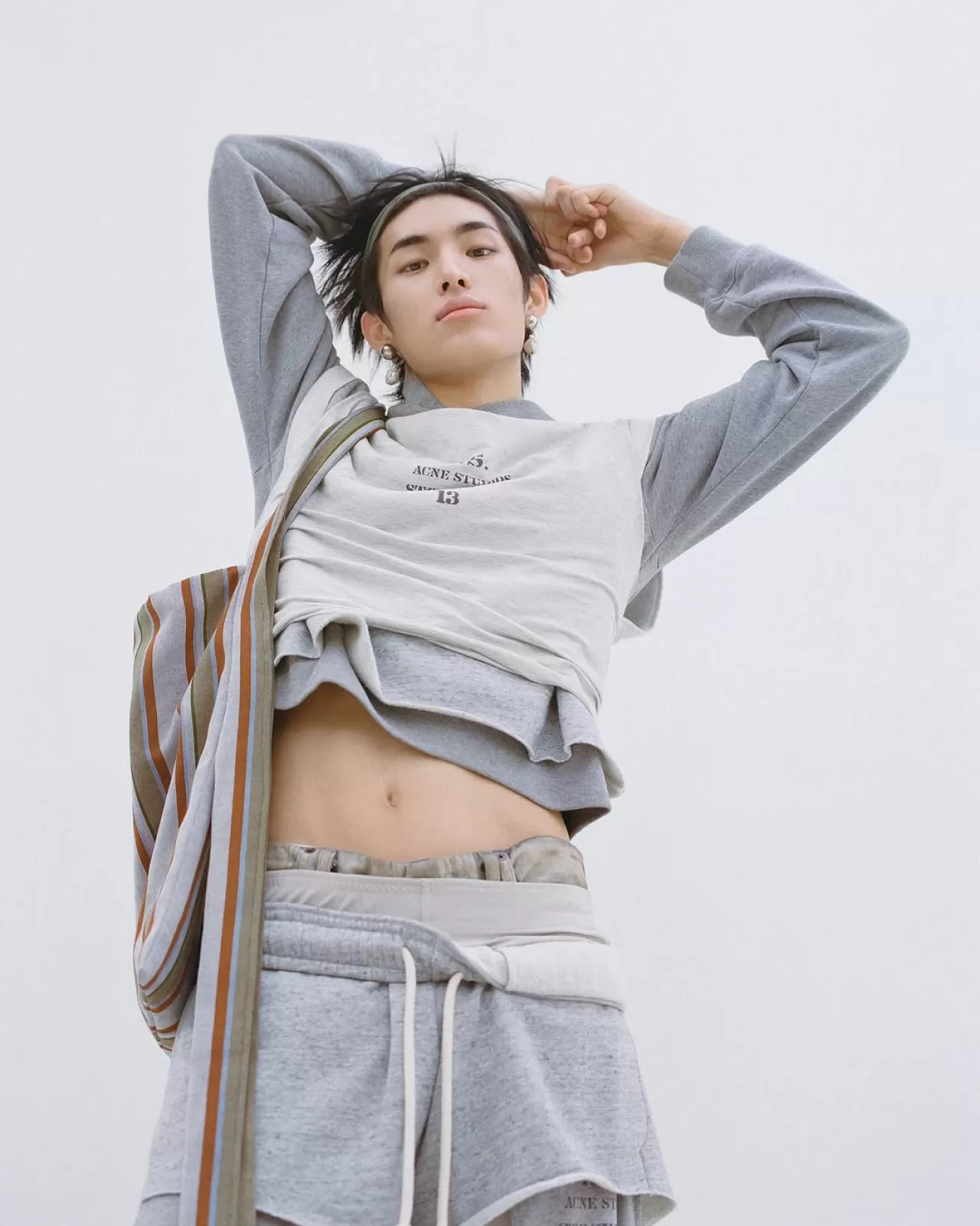 82 Major Sanatçısı Yechan, Dazed Korea'nın Kış Sayısında Moda ve Müziğin Sınırlarını Keşfediyor