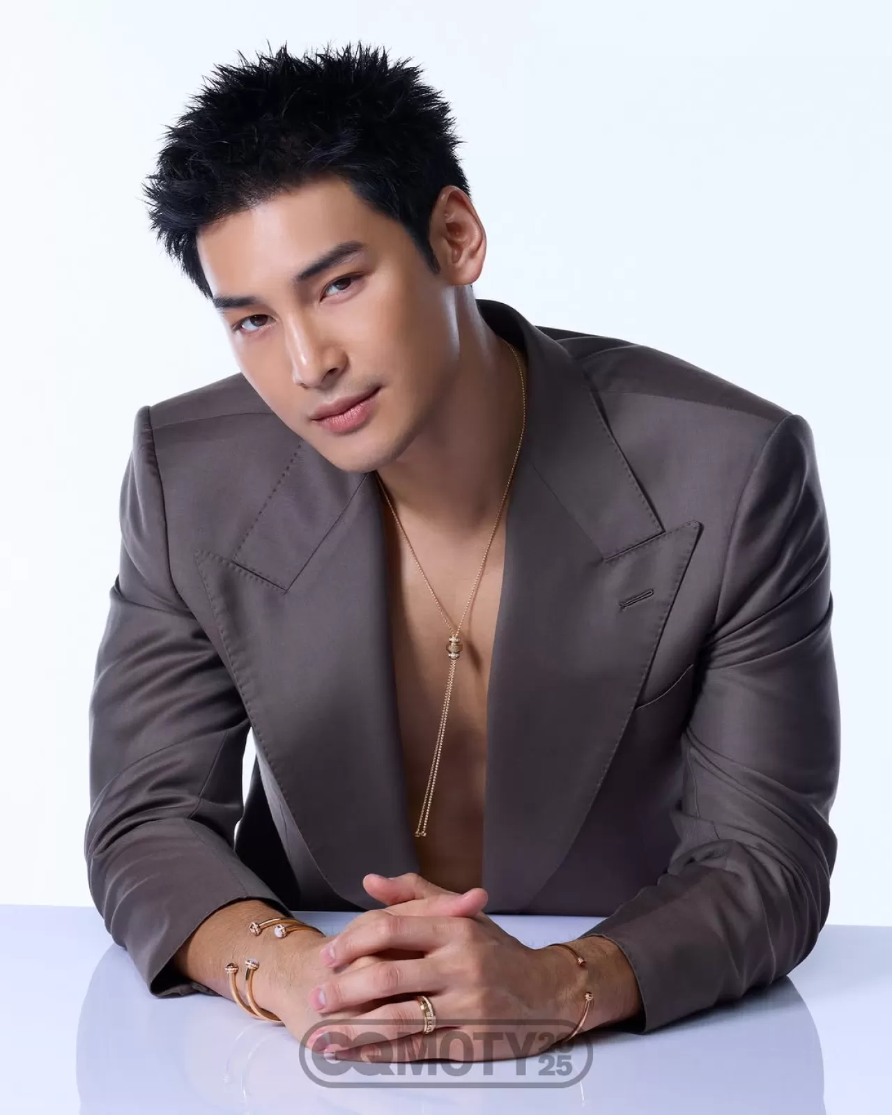 อาโป ณัฐวุฒิ วัฒนกิติพัฒน์ ปรากฏตัวบนปก GQ Thailand พร้อมเครื่องประดับ Piaget