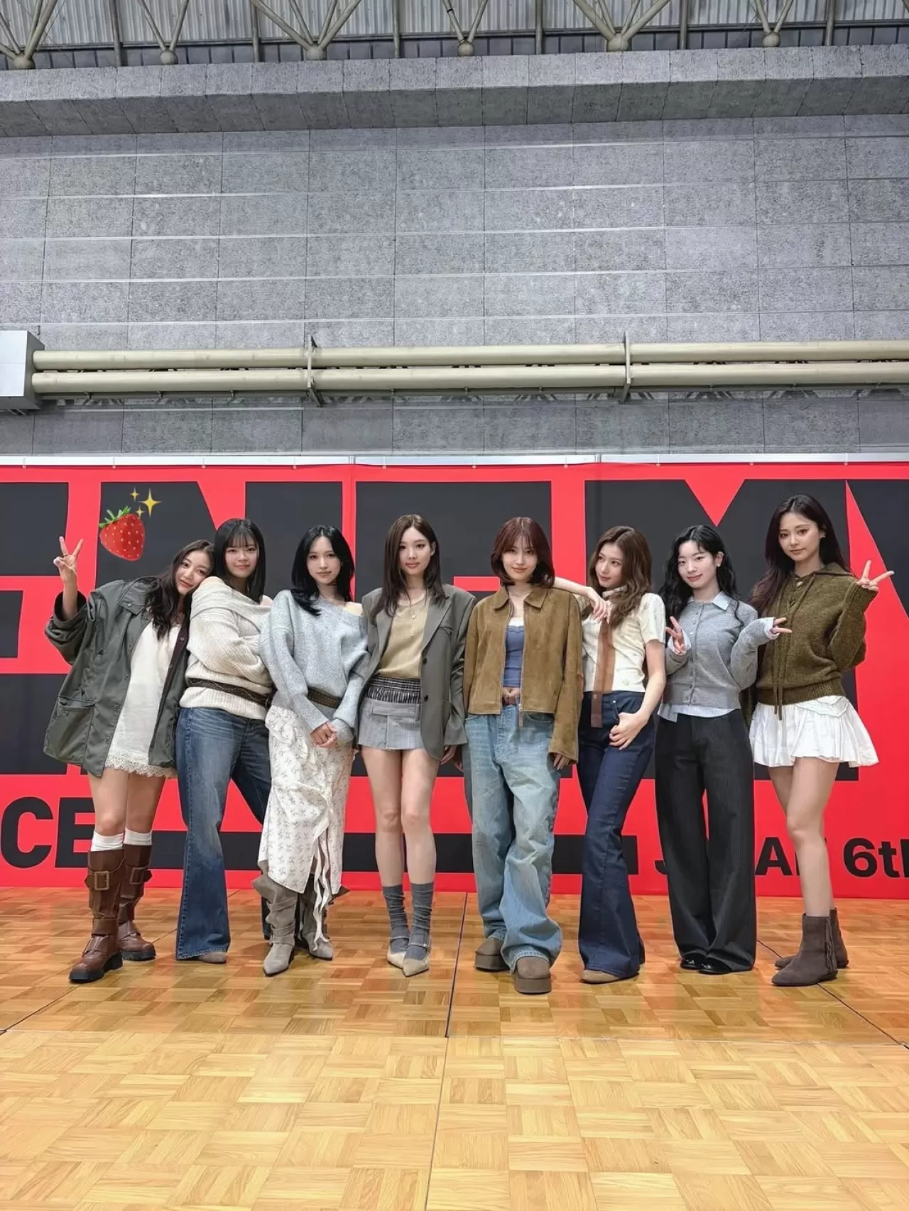 TWICE, Osaka'da Yeni Japonca Albümü 'ENEMY' için Fanlarla Buluştu