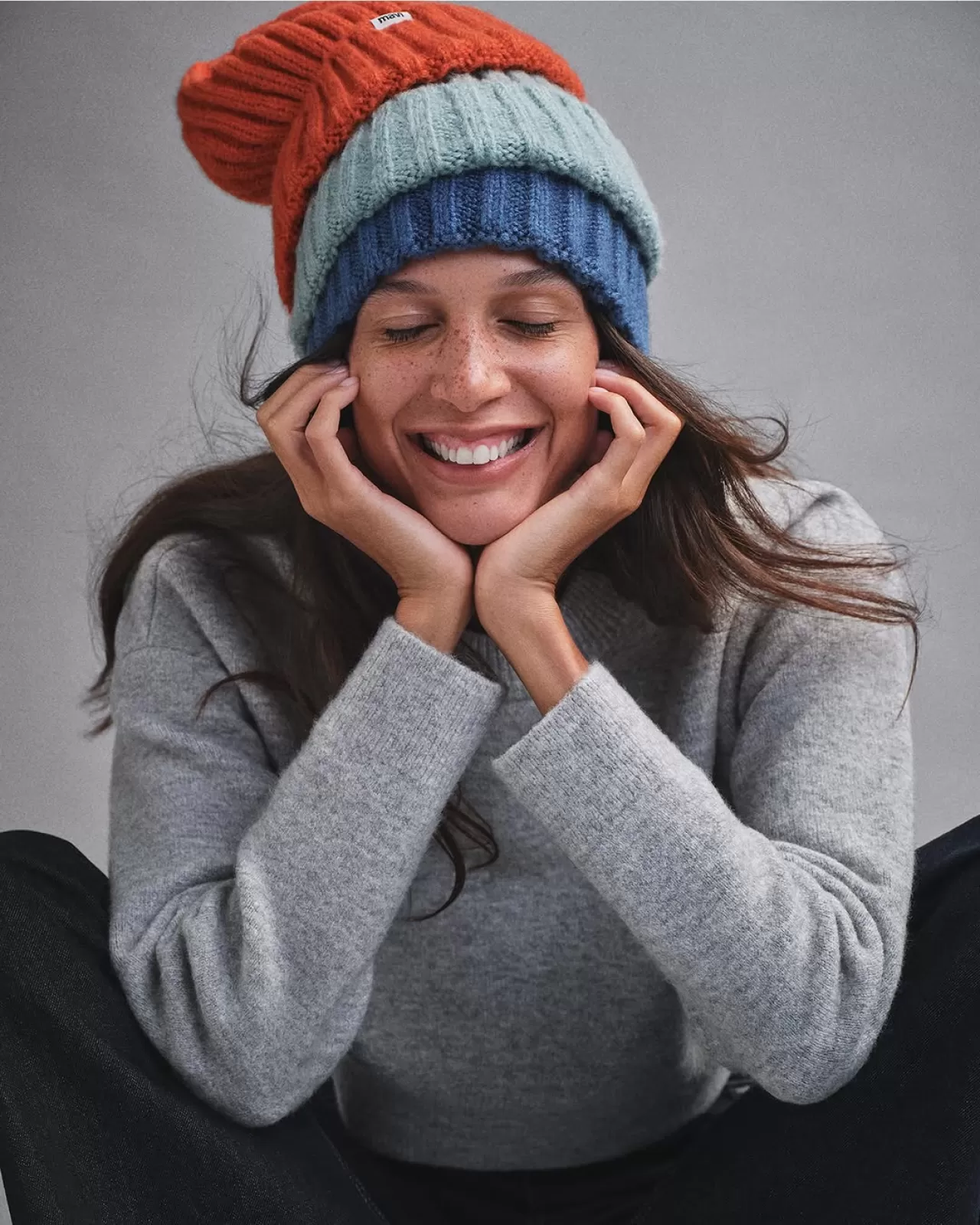 Kış Aksesuarlarında Renkli Seçenekler Öne Çıkıyor