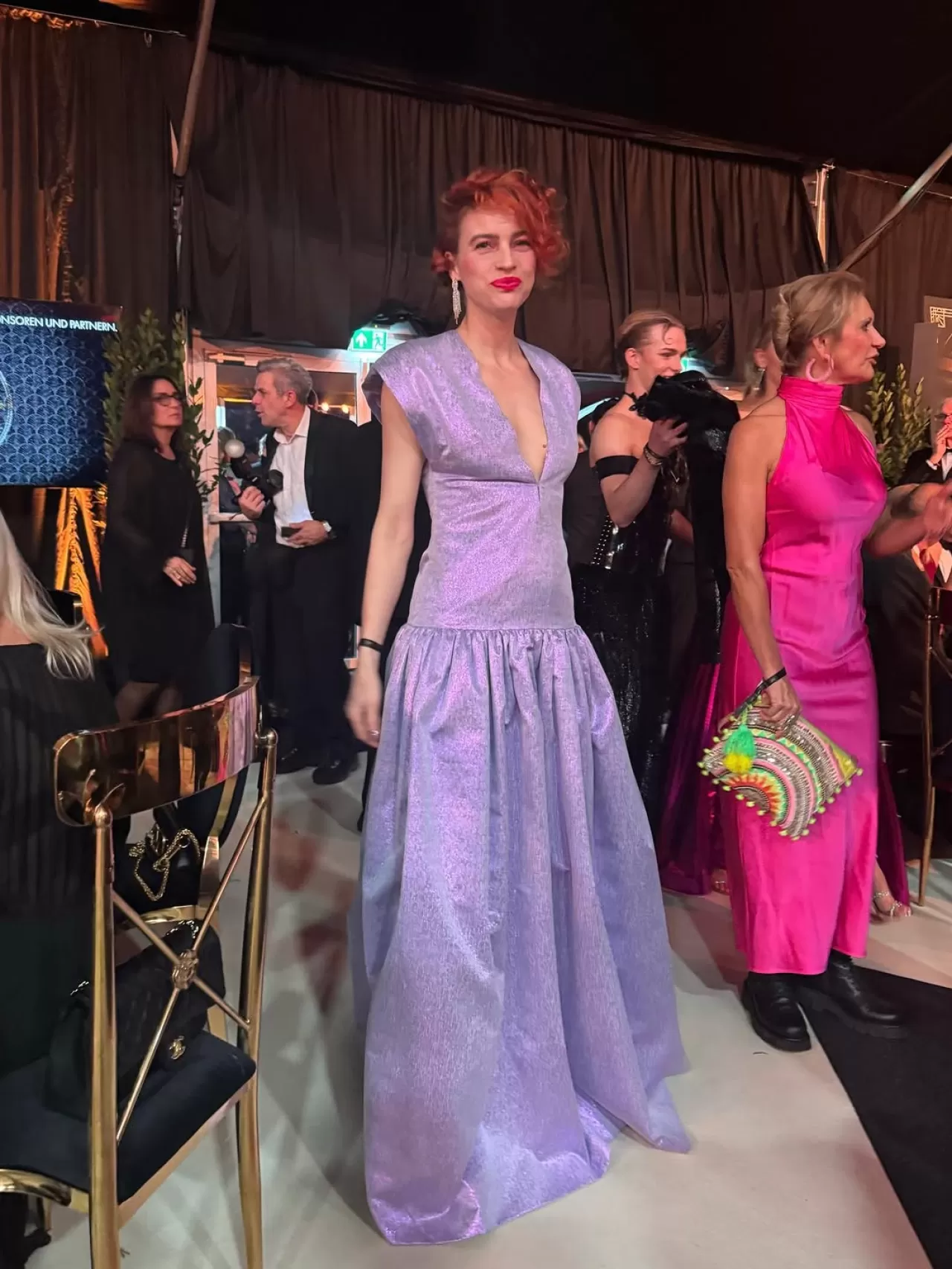 Atıl Kutoğlu'nun Tasarımı, Romy Ödül Töreninde Sahne Aldı