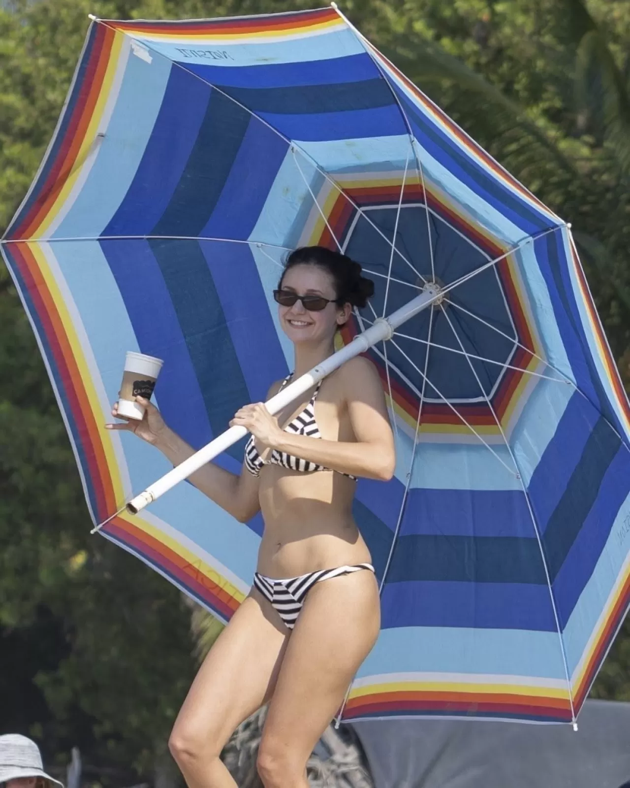 Nina Dobrev, Meksika'da Tatil Keyfi Yapıyor