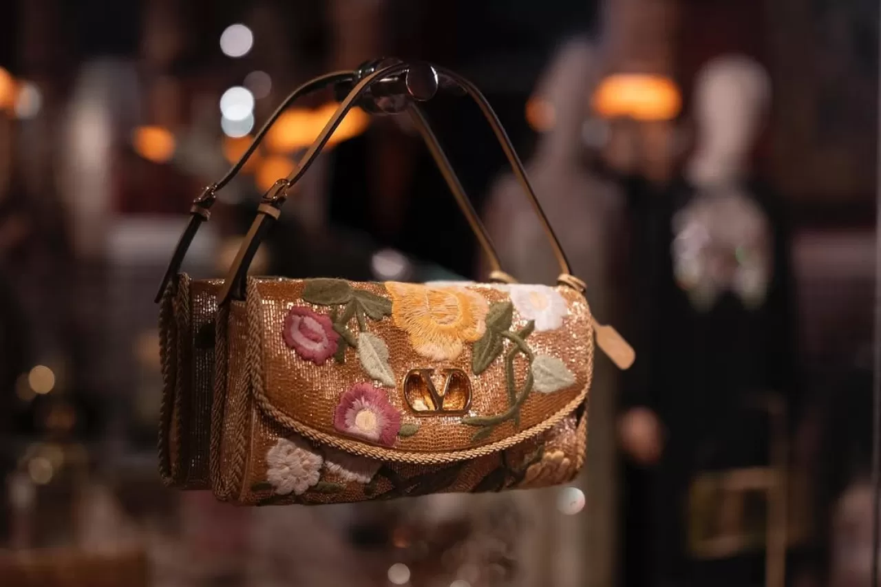 Valentino'nun Yeni Silueti: DeVain Çantası Marakeş'te Tanıtıldı