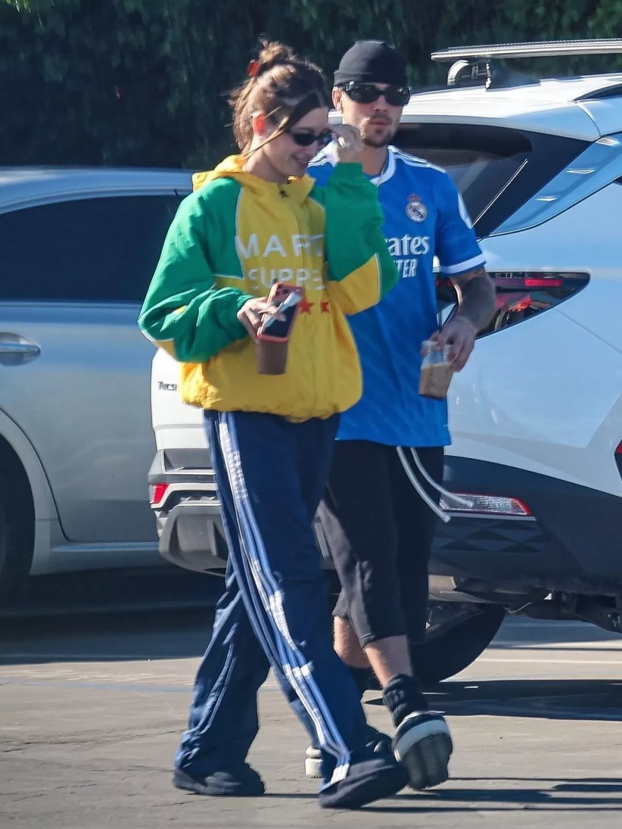 Hailey ve Justin Bieber, Taraftarlıklarını Stil ile Sergiledi