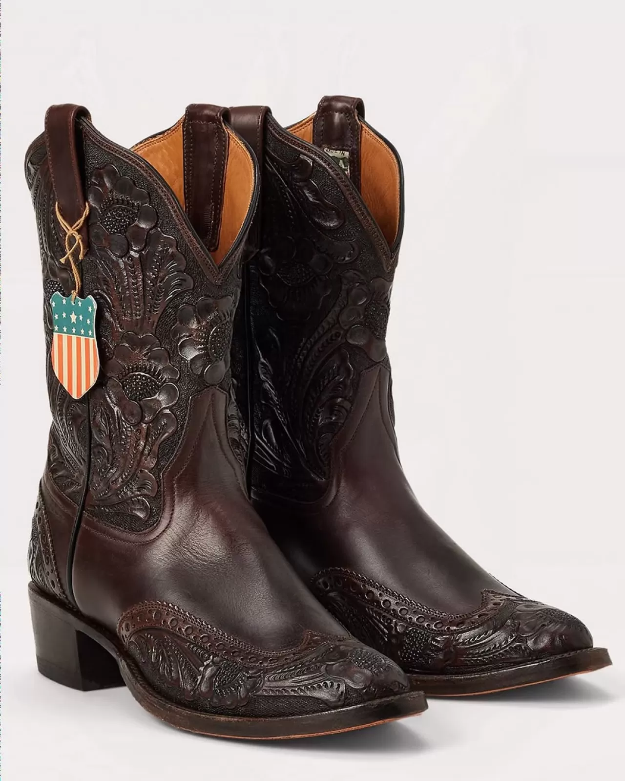 Double RL Markasından El Yapımı Deri Bot: ABD'de Üretilen Kalite