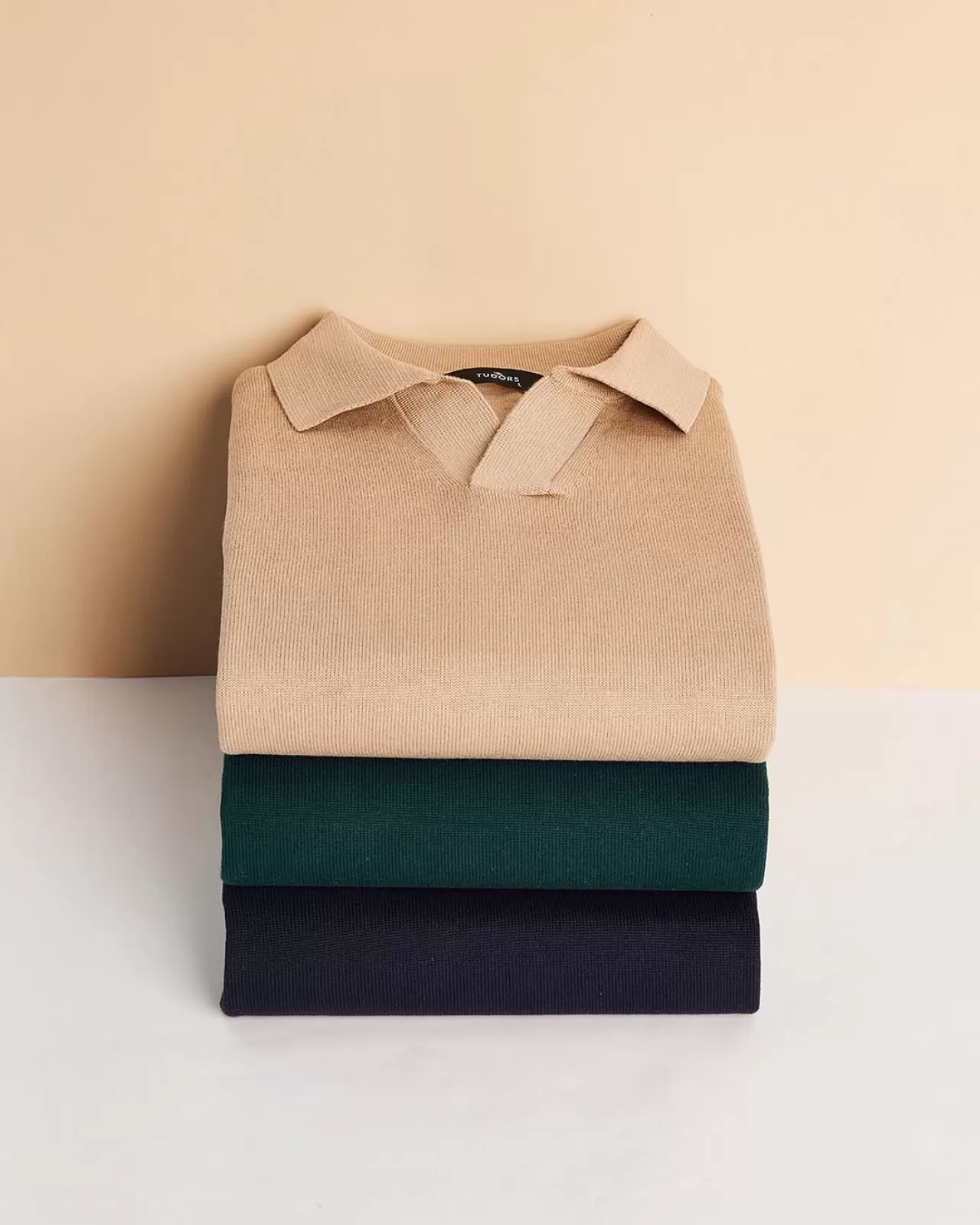 Tudors, Net Çizgiler ve Sadelik Odaklı Triko Koleksiyonunu Tanıttı