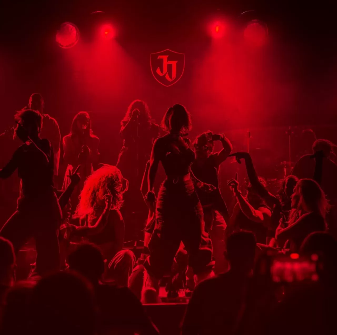 Hande Yener, Vadistanbul Jolly Joker'de Unutulmaz Bir Geceye İmza Attı