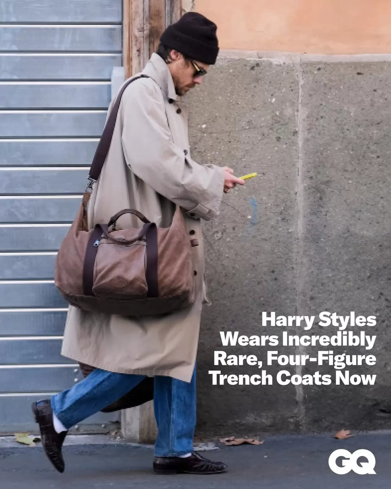 Harry Styles Roma'da Nadir Bulunan Lüks Marka Trençkot ile Görüntülendi