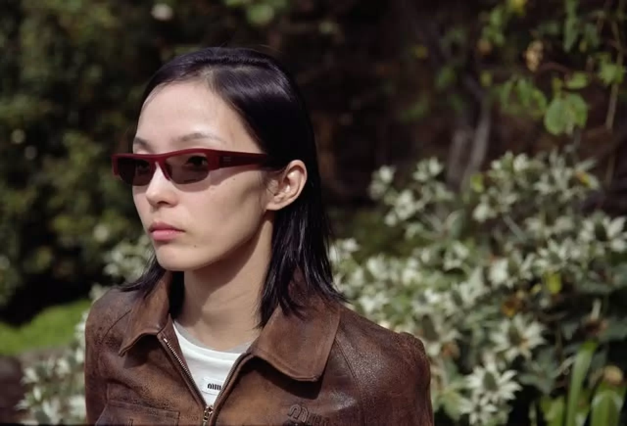 Miu Miu, Yılbaşı Tatil Koleksiyonu'nu Vedette Güneş Gözlükleri ile Tanıttı